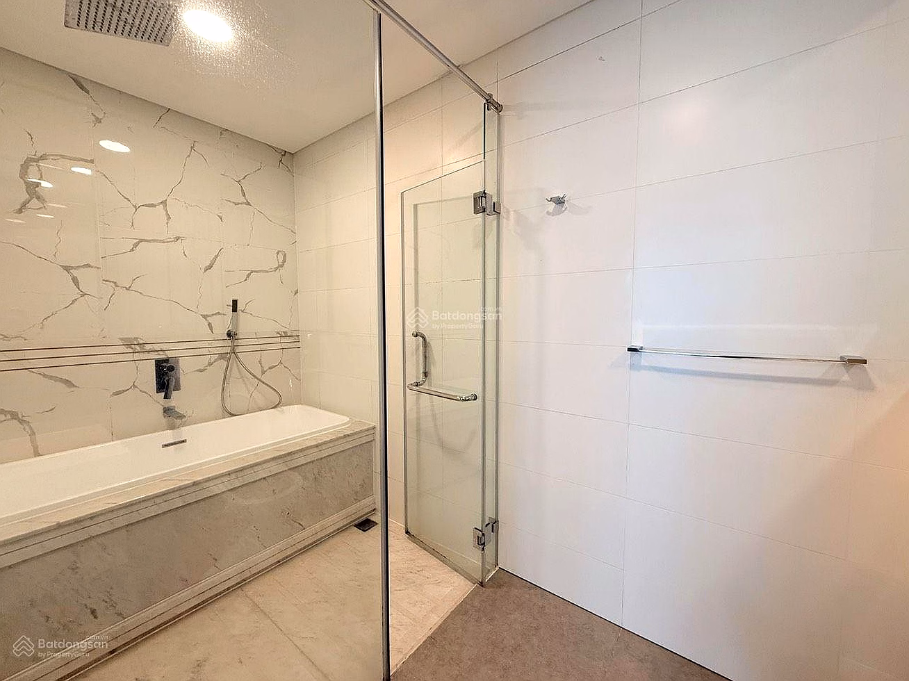 2 bedrooms+, 2 bathrooms, river view, fully furnished, price 38 million net