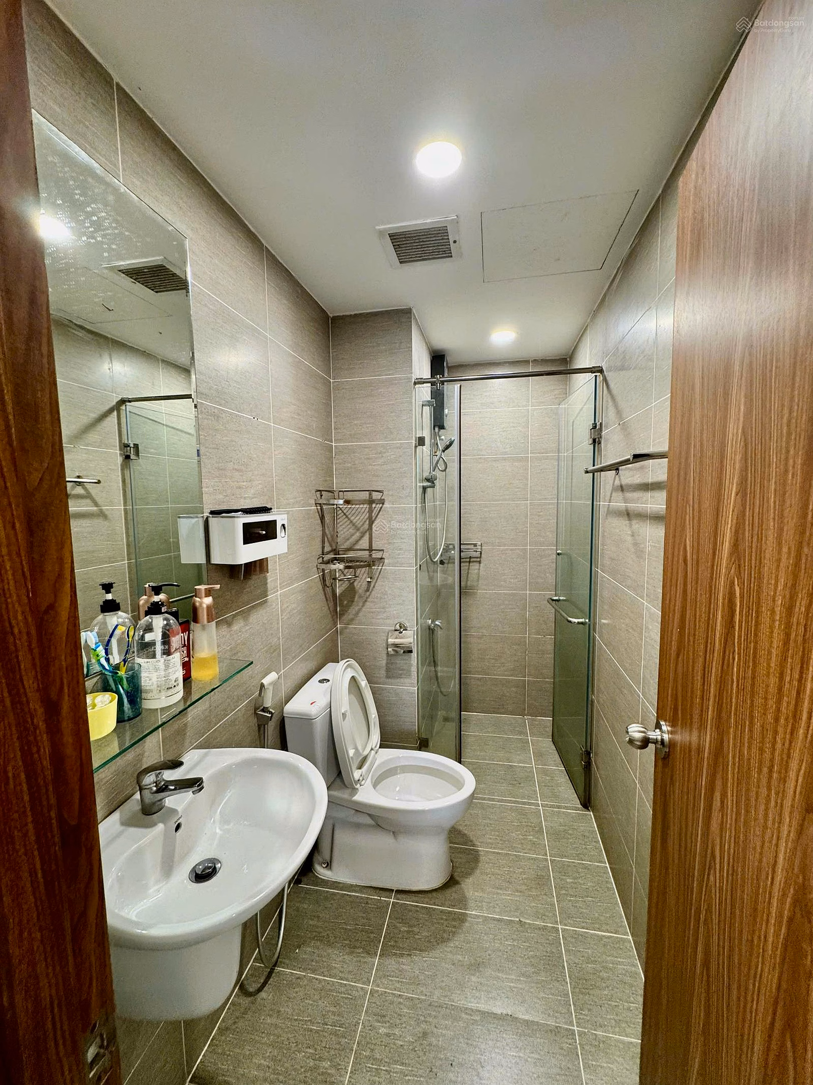 Selling 2 bedroom, 2 bathroom apartment at The Pegasuite, Ta Quang Buu, District 8, 4.3 billion VND, 68m2