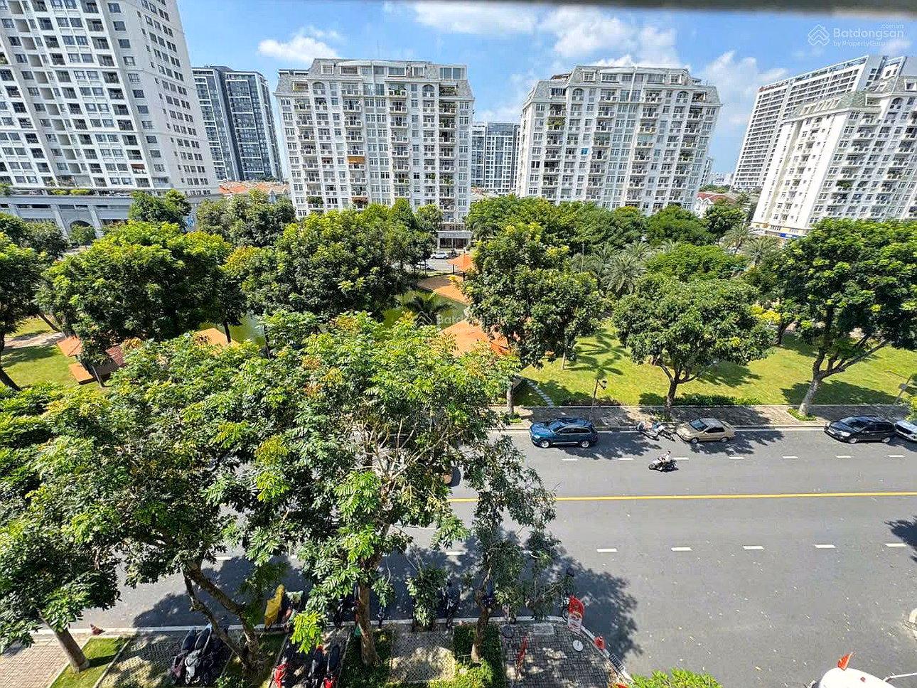 URGENT. Owner offers urgent sale of Canh Vien 1 apartment, corner apartment, park view, 119m2, price 10.2 billion