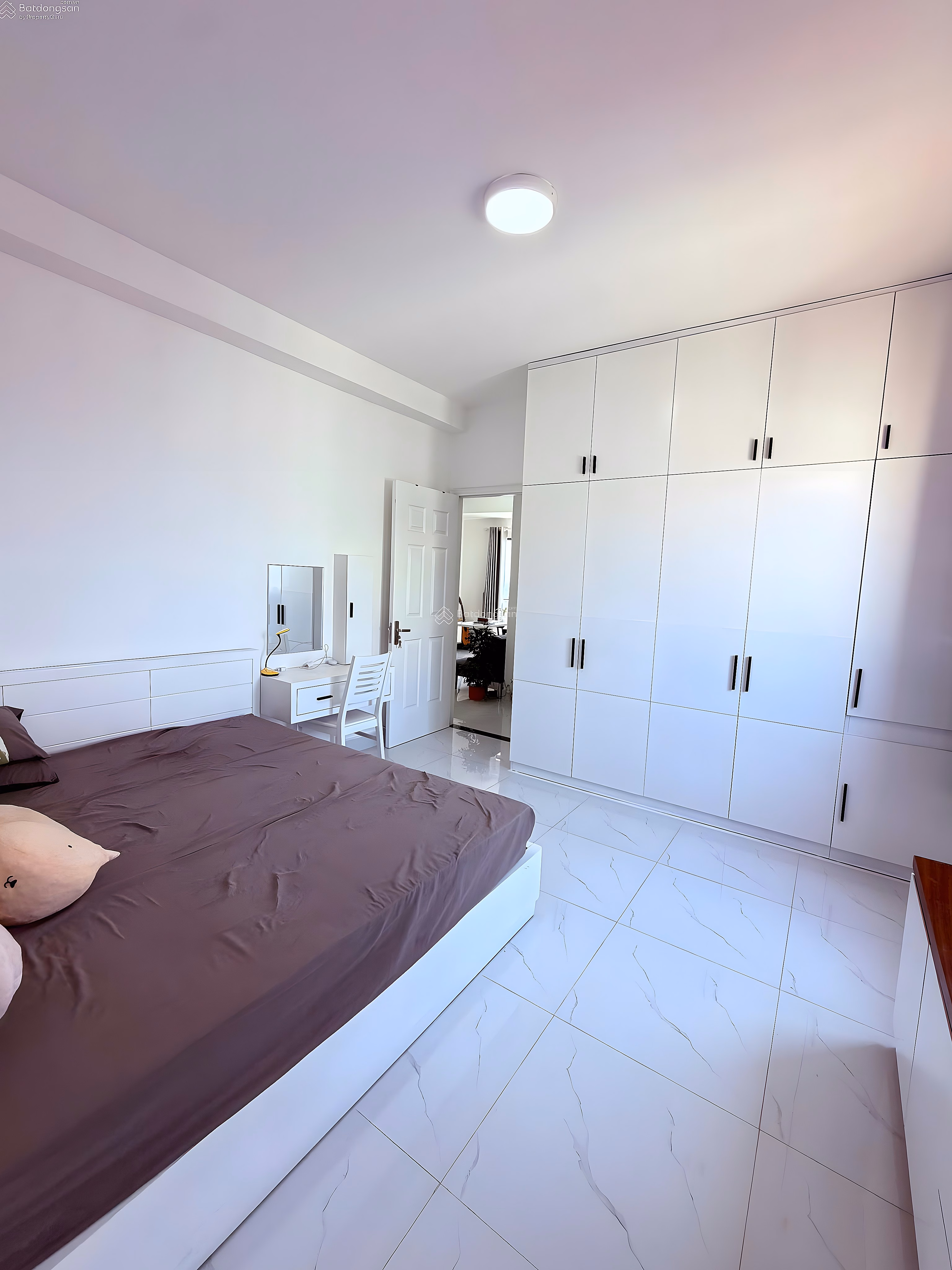 Selling 2-bedroom apartment fully furnished, airy view, good price at The Era Town