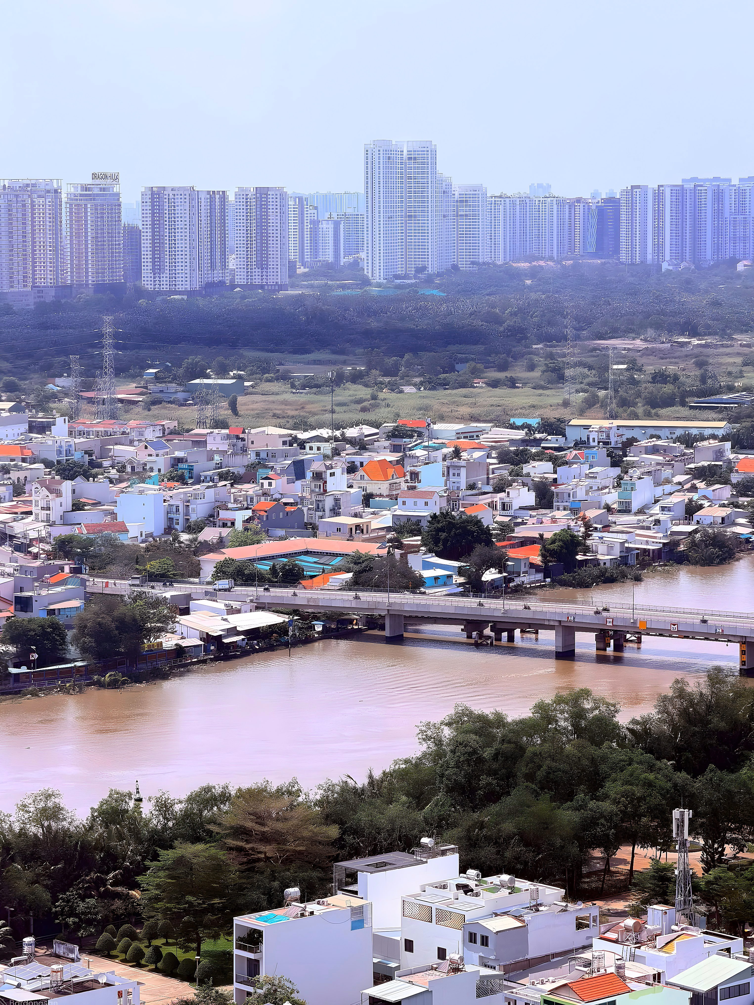 Selling 2-bedroom apartment fully furnished, airy view, good price at The Era Town
