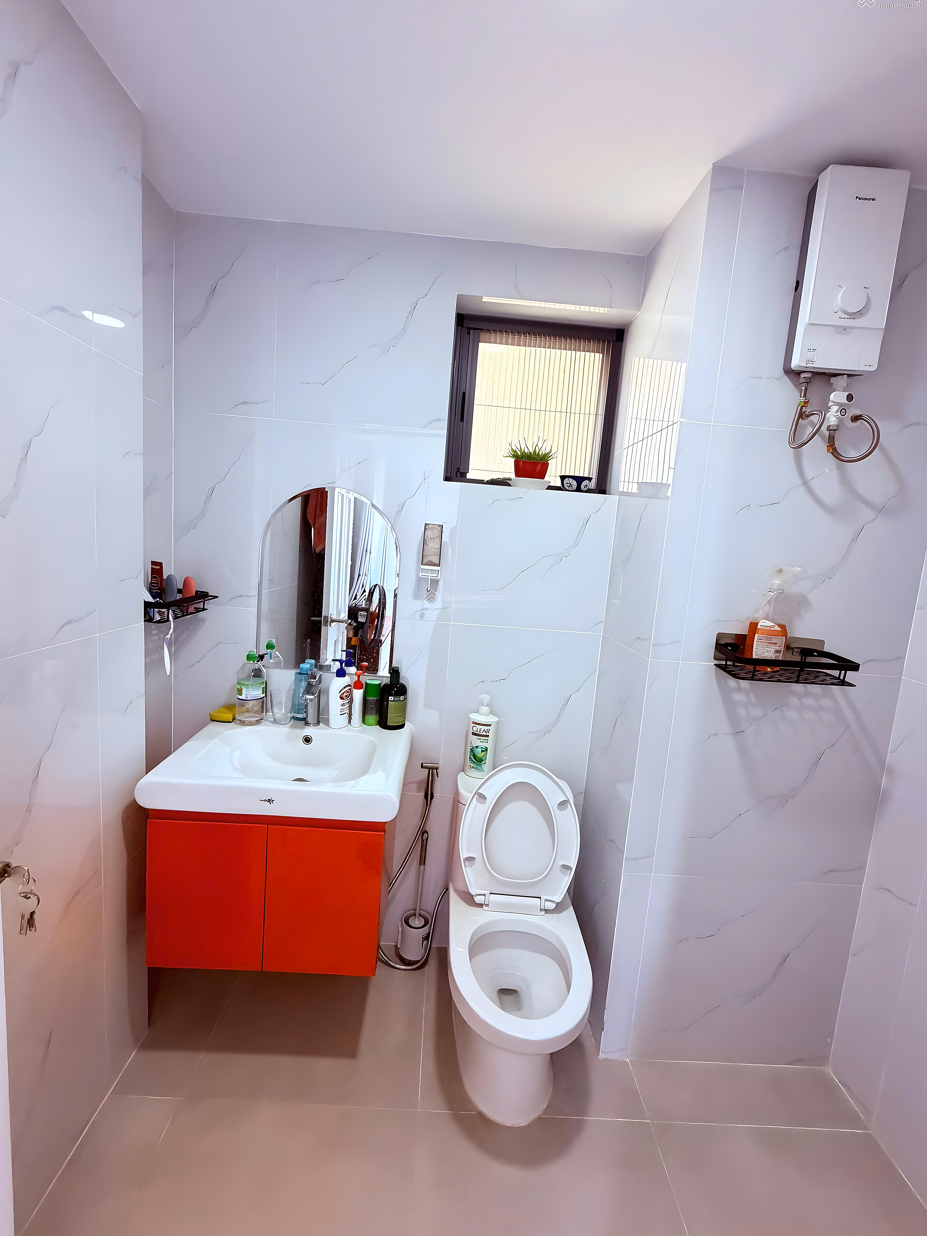 Selling 2-bedroom apartment fully furnished, airy view, good price at The Era Town
