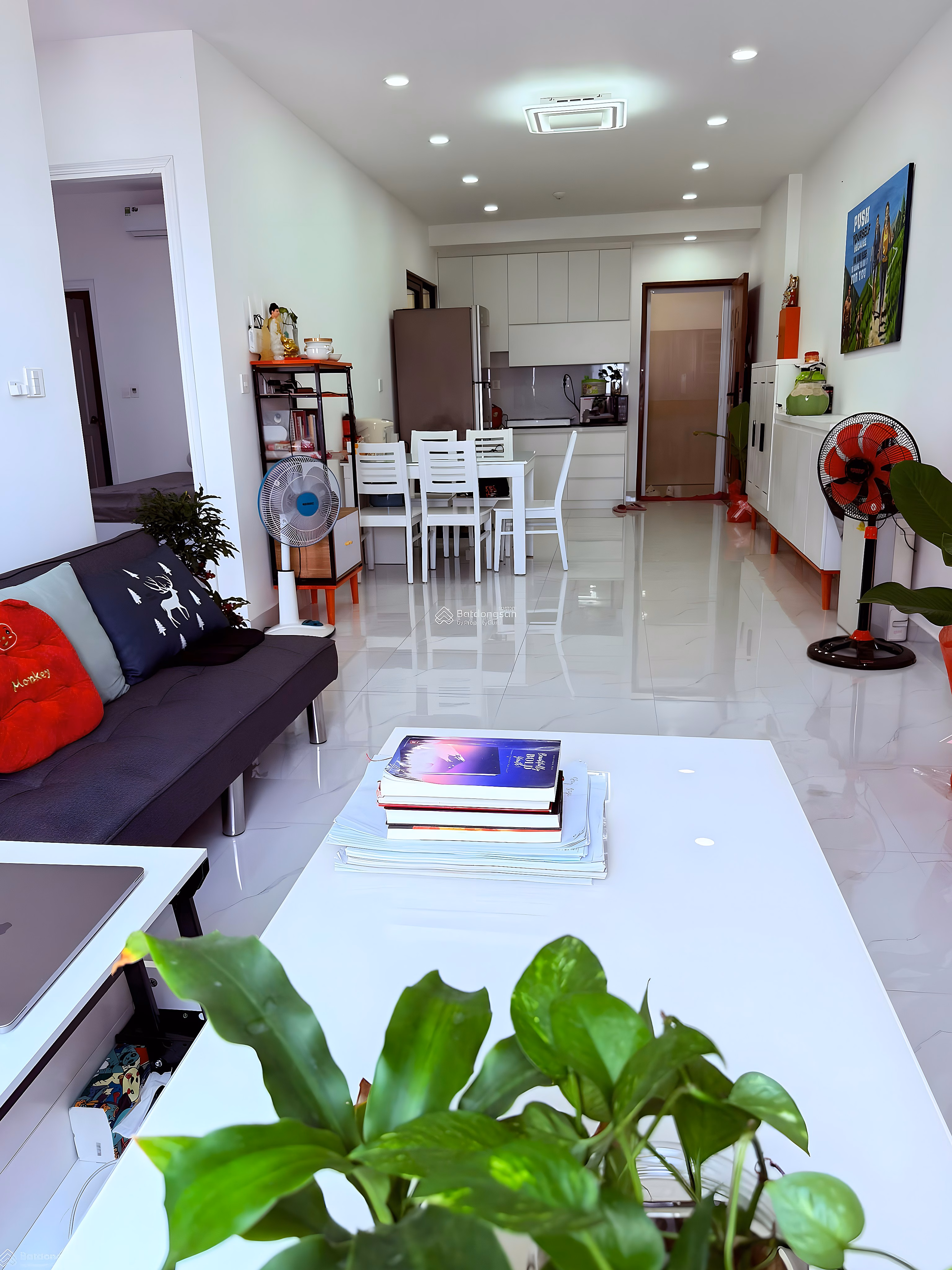 Selling 2-bedroom apartment fully furnished, airy view, good price at The Era Town