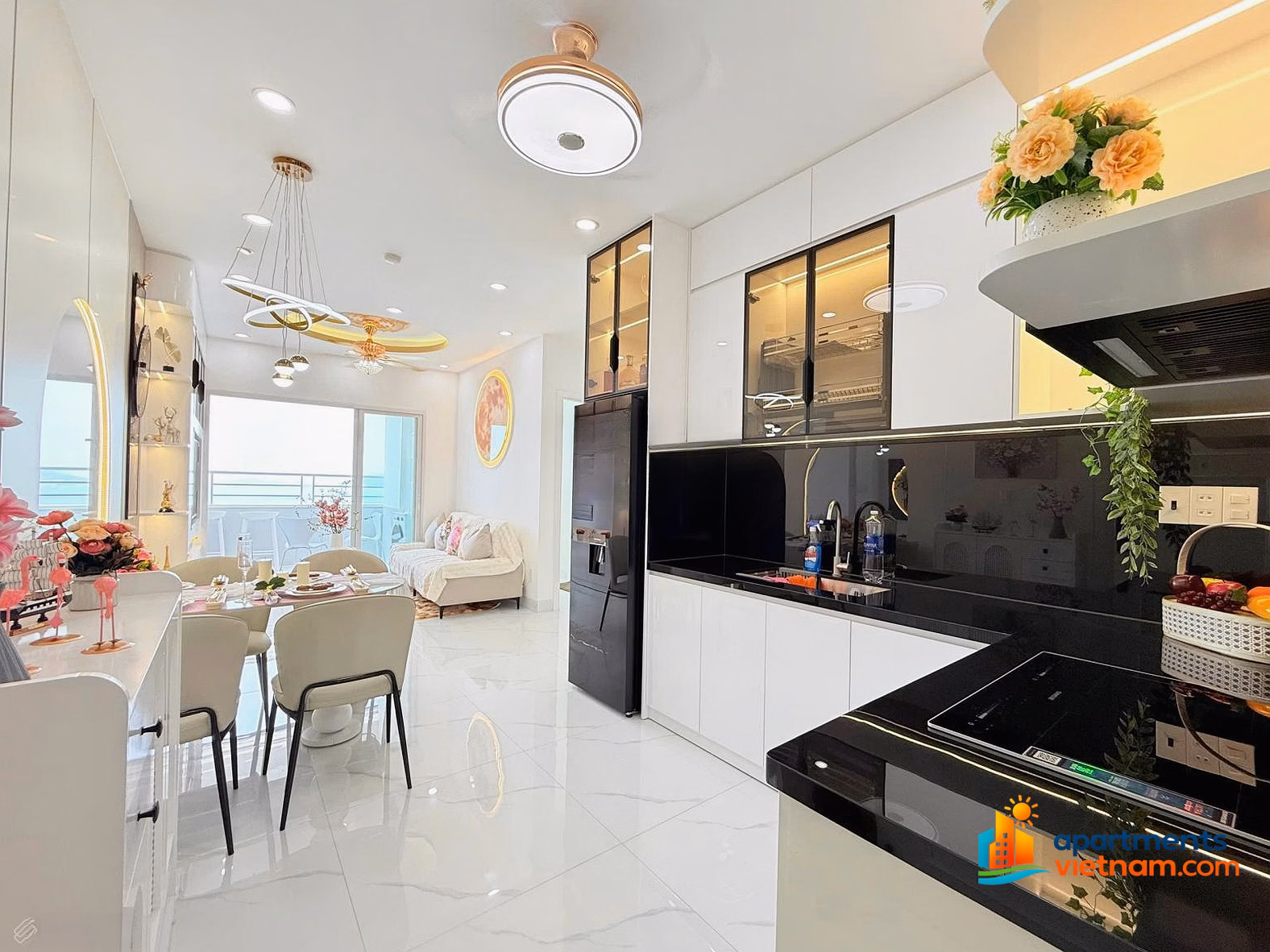 Urgent sale of apartment on the 26th floor with a diagonal view of the sea, drink coffee watching the sea in the morning, and watch the street lights up at night