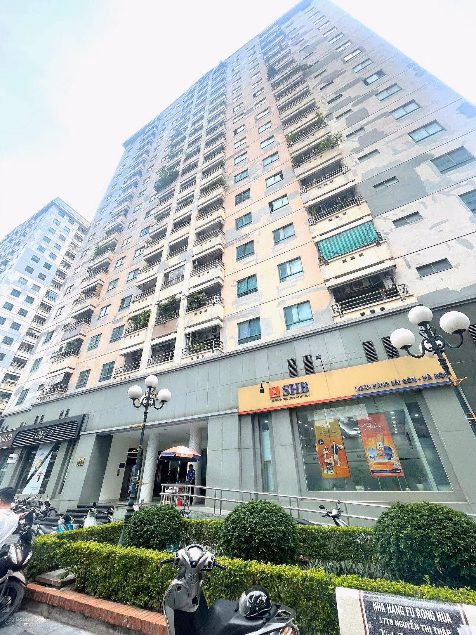 LE VAN LUONG APARTMENT MILLION DOLLAR VIEW TRUNG HOA NHAN CHINH CENTER