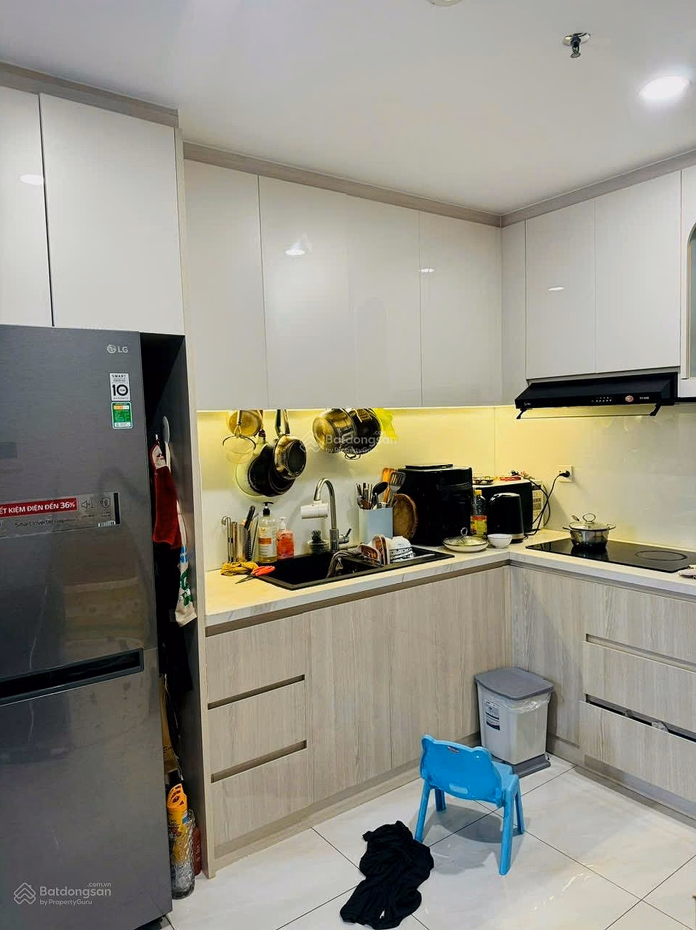 Selling 57m2 apartment with registered book, furnished and ready to rent. Quick price 3.3 billion with TL***
