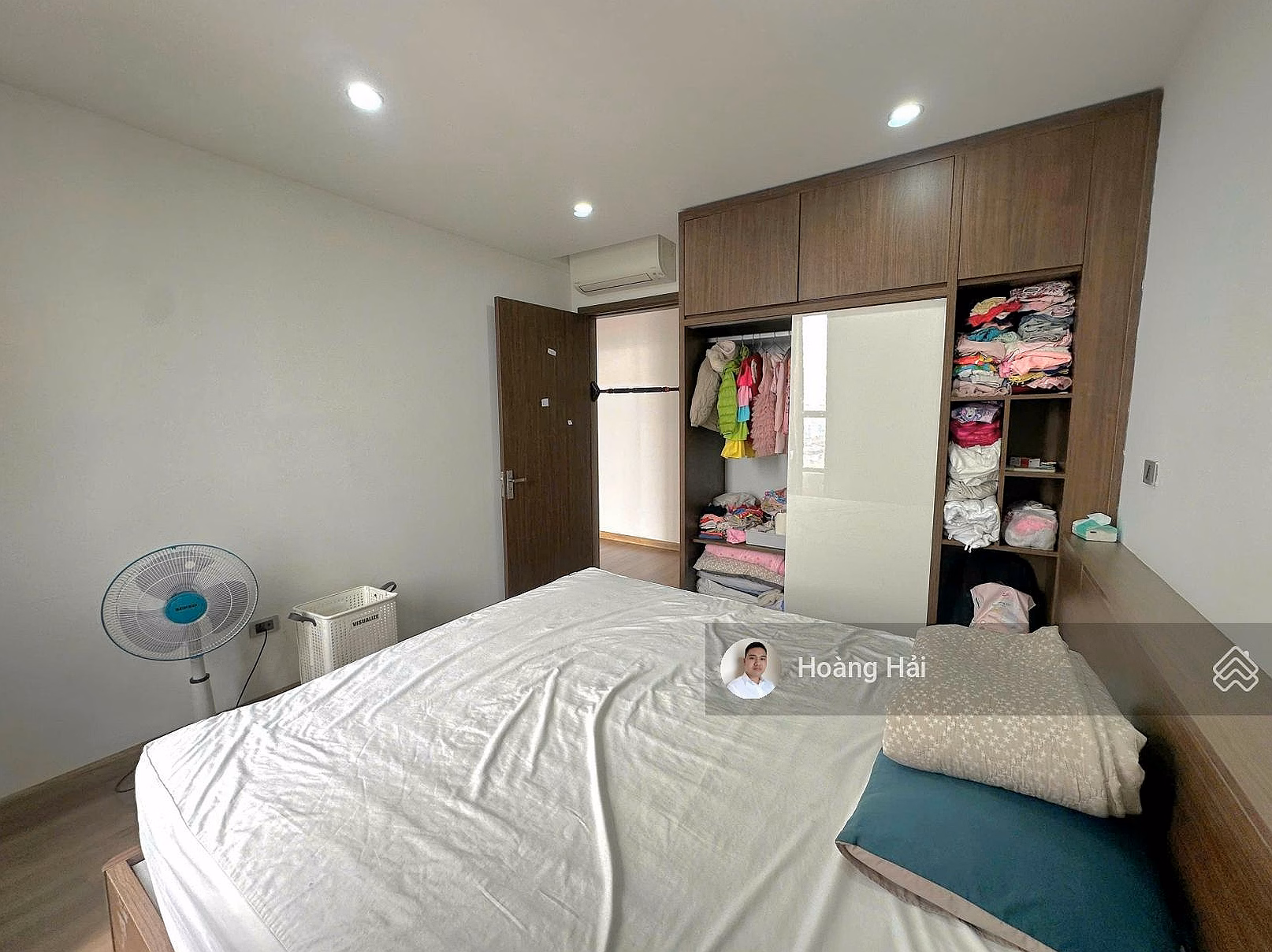 Extremely rare apartment 120m 3 bedrooms/2 bathrooms CT15 Green Park Viet Hung, very cool southeast balcony, price only 9.8 billion
