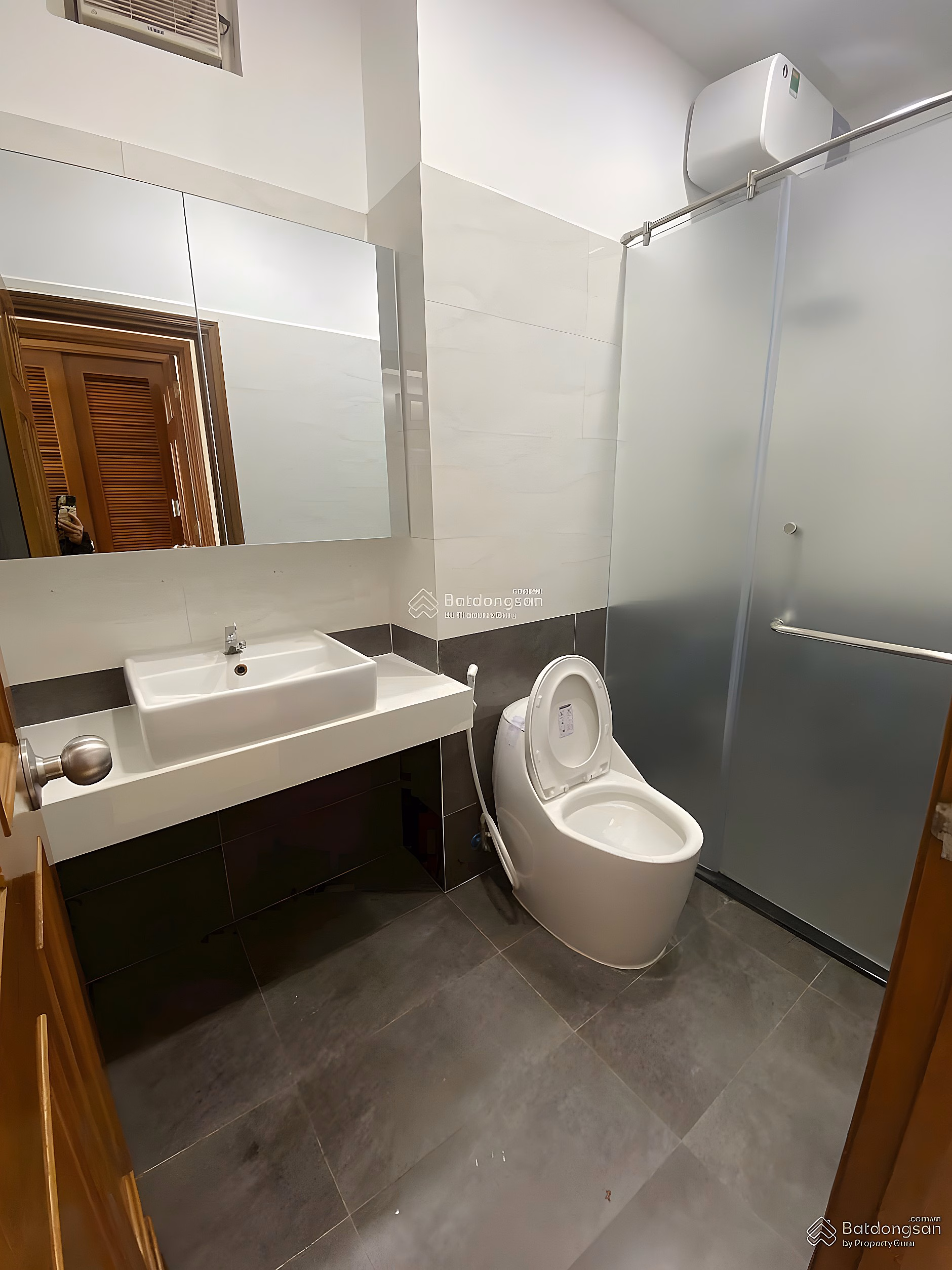 Apartment for sale at Belleza Apartment, great price 6 billion VND, 124m2, 3 bedrooms, 2 bathrooms