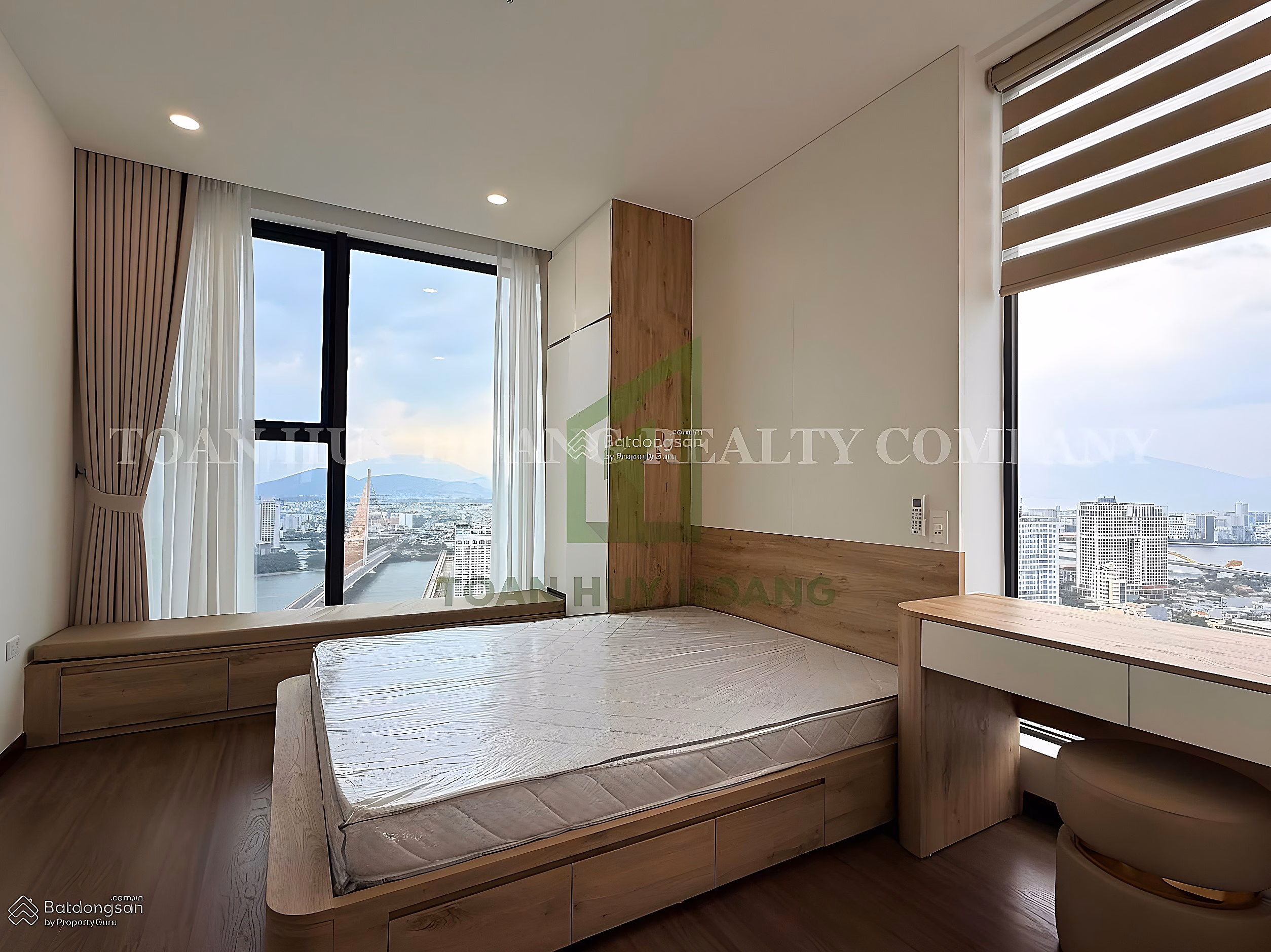 Luxury apartment for rent in Panoma Da Nang, new furniture, preferential price
