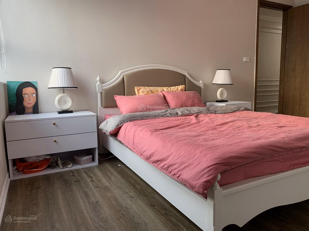 My family wants to sell Handiresco 4-bedroom apartment, 169m2, corner apartment with the best view in the building, fully furnished