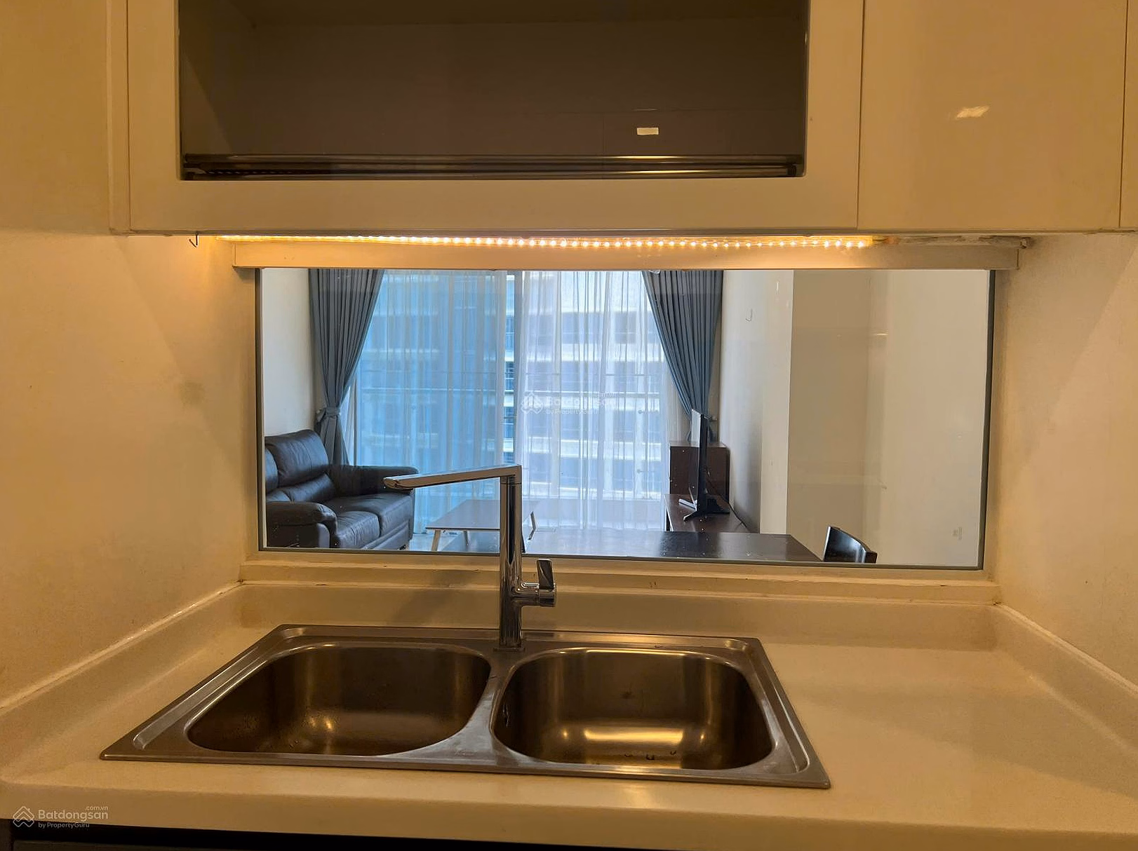 Vinhomes Central Park 2 bedroom apartment for rent, river view, ready to move in, 0911 223 ***