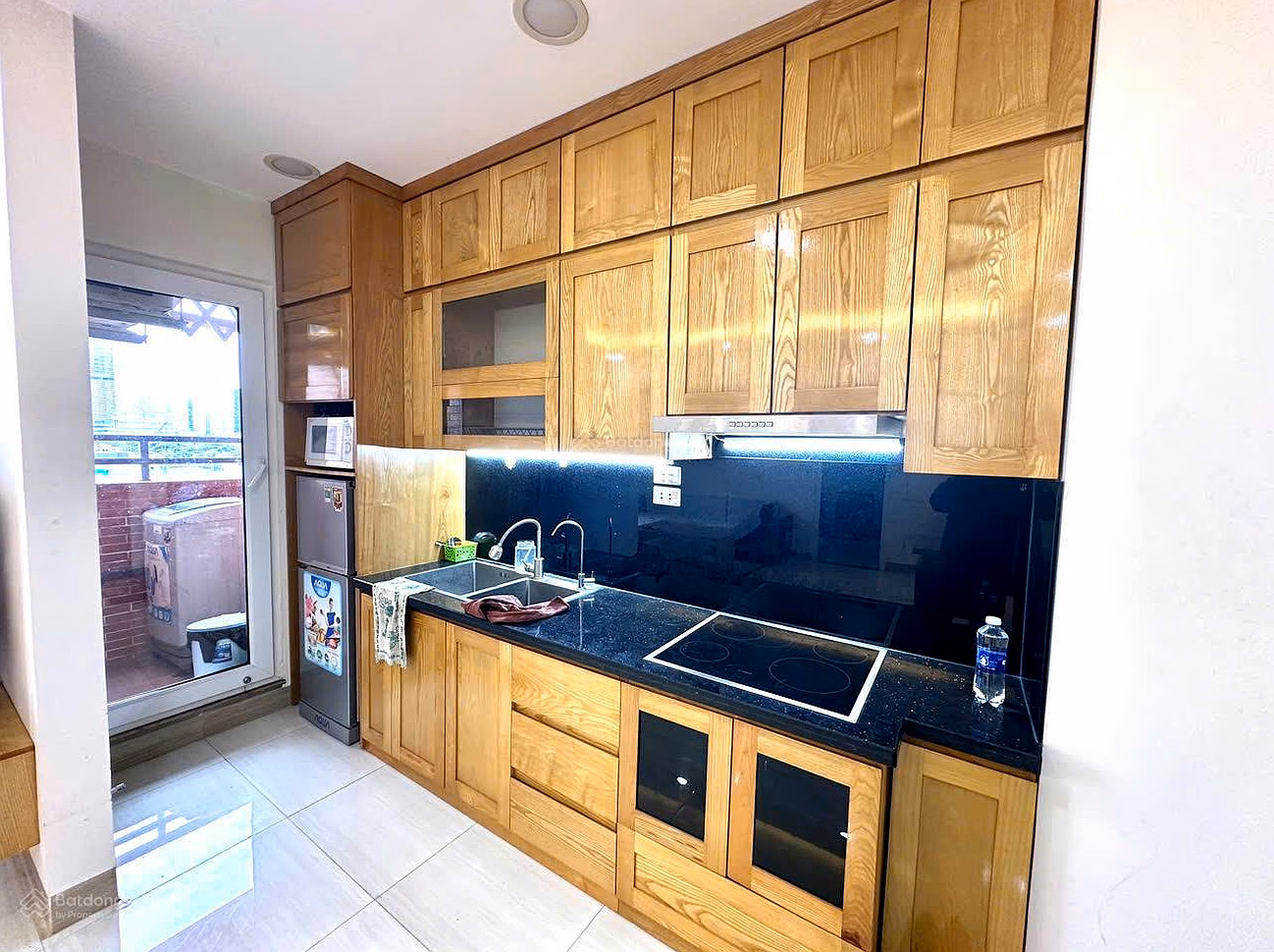 Selling a corner apartment of 61.2m², 2 bedrooms, 2 bathrooms, fully furnished at CT1 Nghia Do Apartment, very good price 6.69 billion