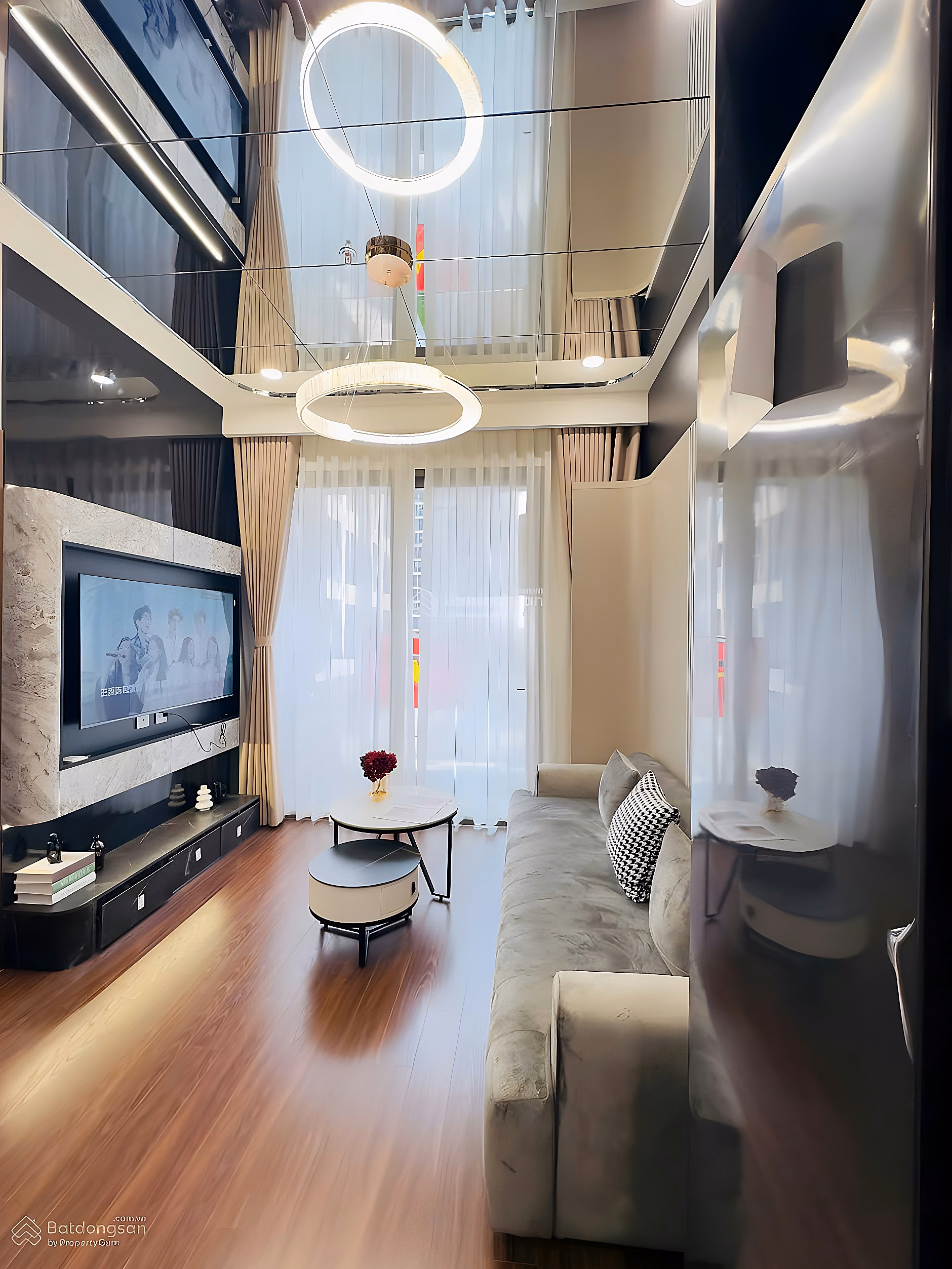 Owner-owned apartment fund rents the cheapest price in Vinhomes Ocean Park from 5 million/month. 100% free brokerage