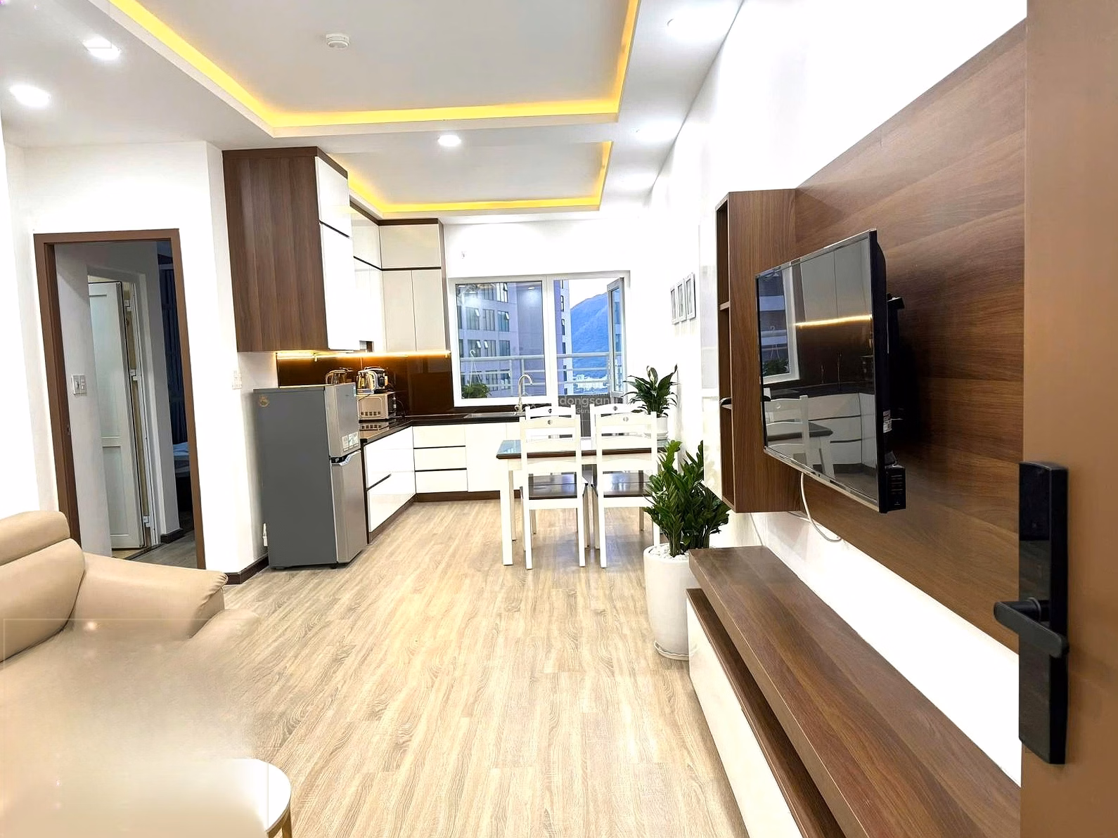 Featured OC2A fully furnished 2 bedroom apartment only 2 billion 950 million, cheap and hard to find!