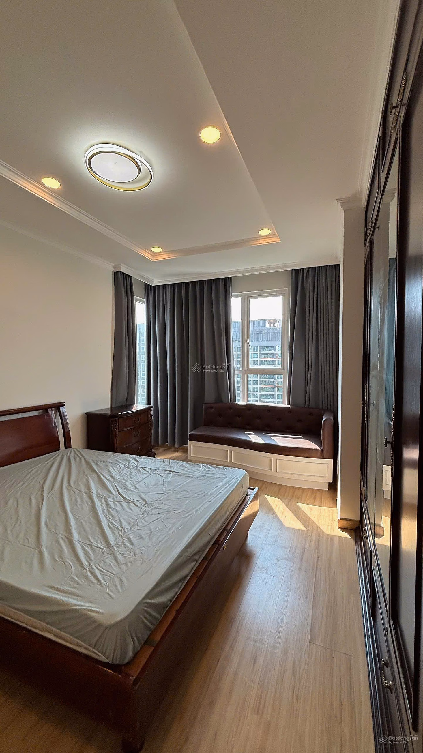 3-bedroom apartment for rent, 132m², fully furnished, new and beautiful, cool river view, price 33 million/month