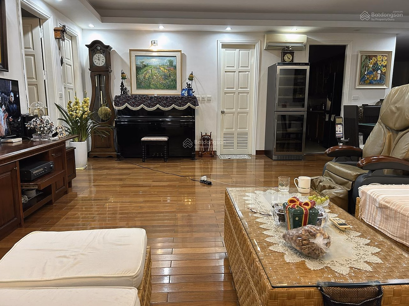 For sale luxury corner apartment 150m² Ciputra Nam Thang Long with super beautiful West Lake view