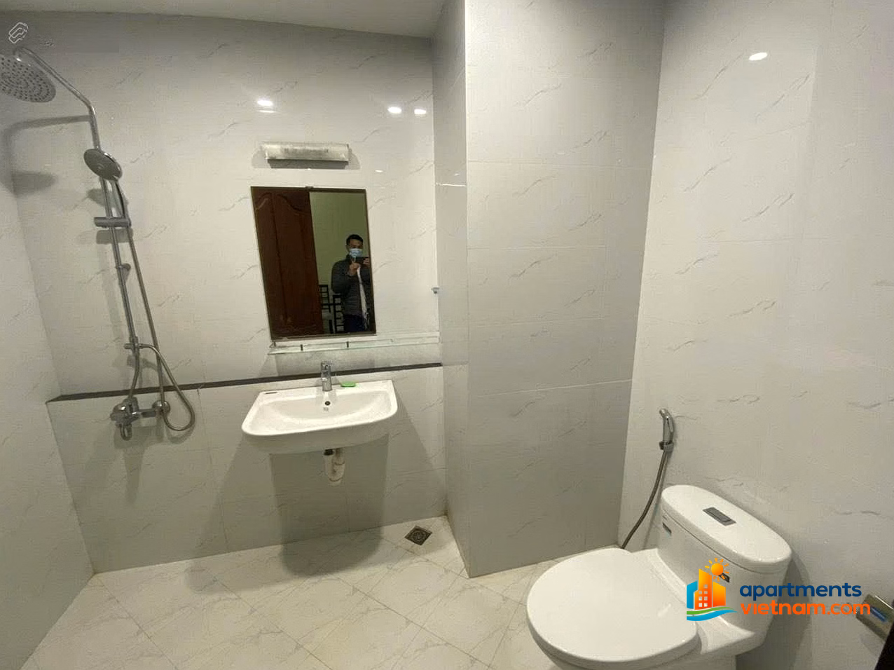 Apartment for rent at 18T2 Le Van Luong, Trung Hoa Nhan Chinh urban area, 95m2, 2 bedrooms, 1 bathroom, fully furnished, 13 million/month