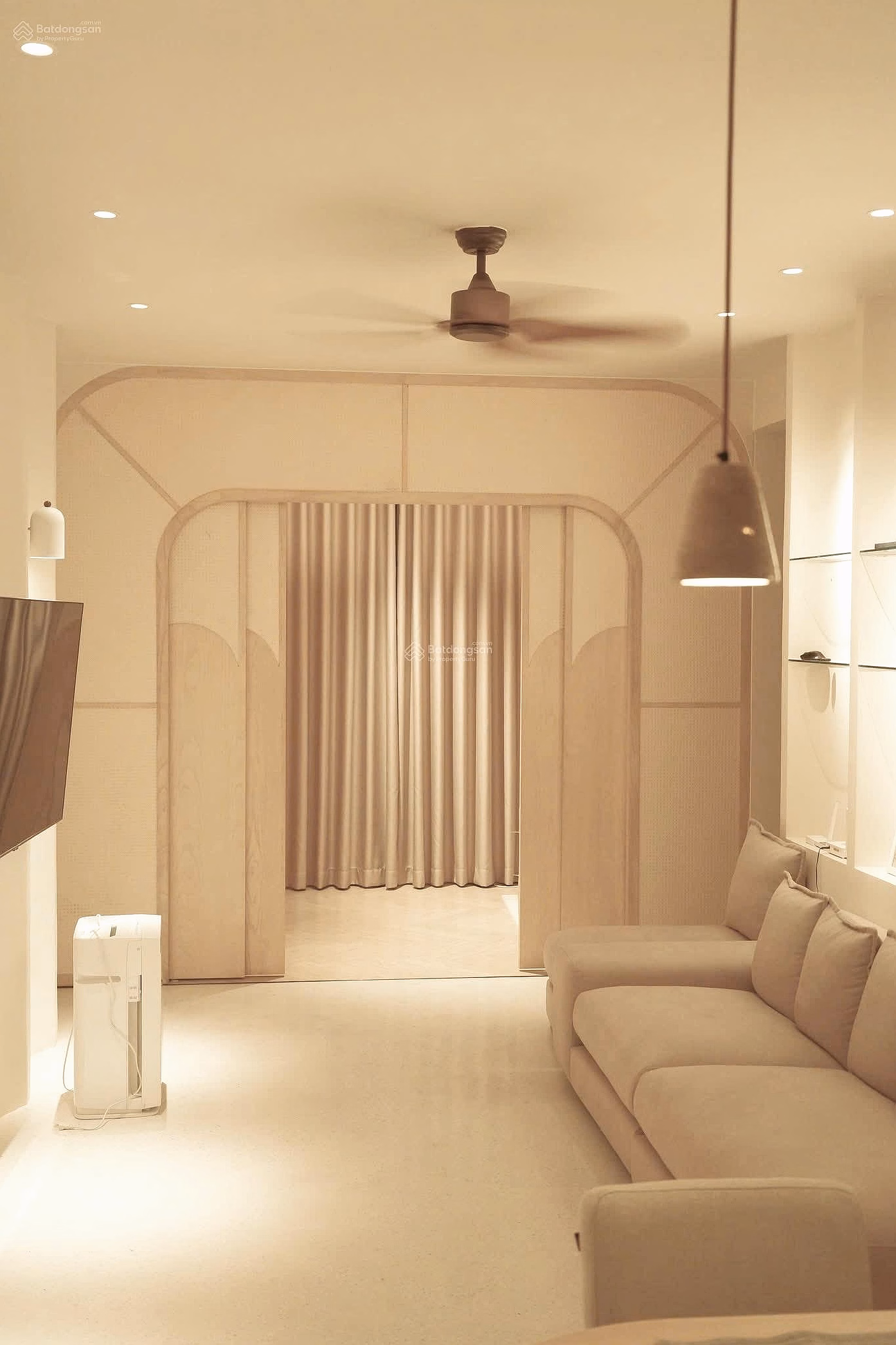 Own a beautiful 3-bedroom, 2-WC apartment at One Verandah apartment building, right next to the Saigon River, good price
