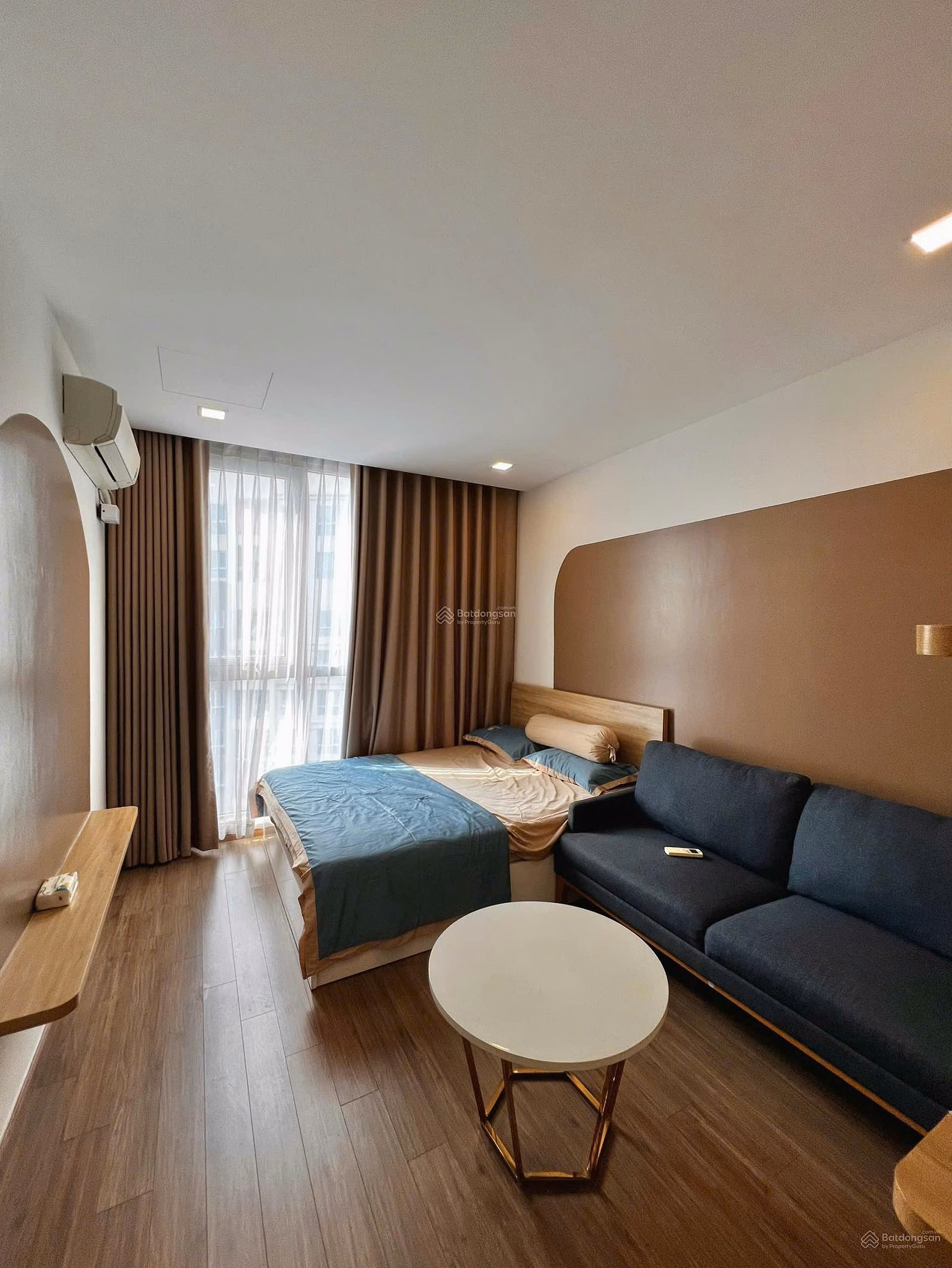 Owner needs money to sell 2 bedrooms urgently for 11 billion Area: 88.5m2 Vinhomes Central Park best price