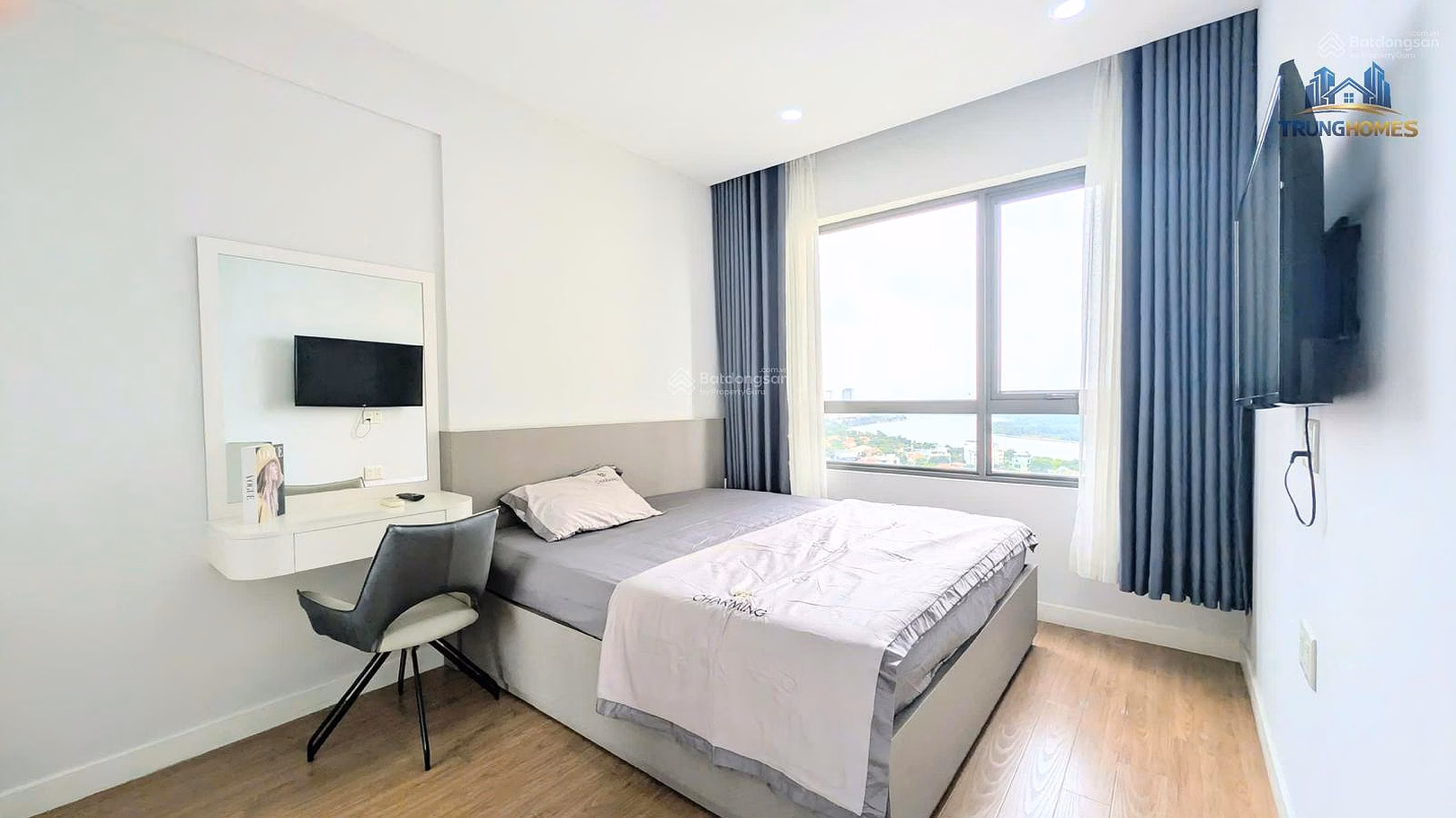 Selling 2 bedroom apartment in Tower 5 Masteri Thao Dien - Beautiful house - River view - nice location - For rent 32 million/month