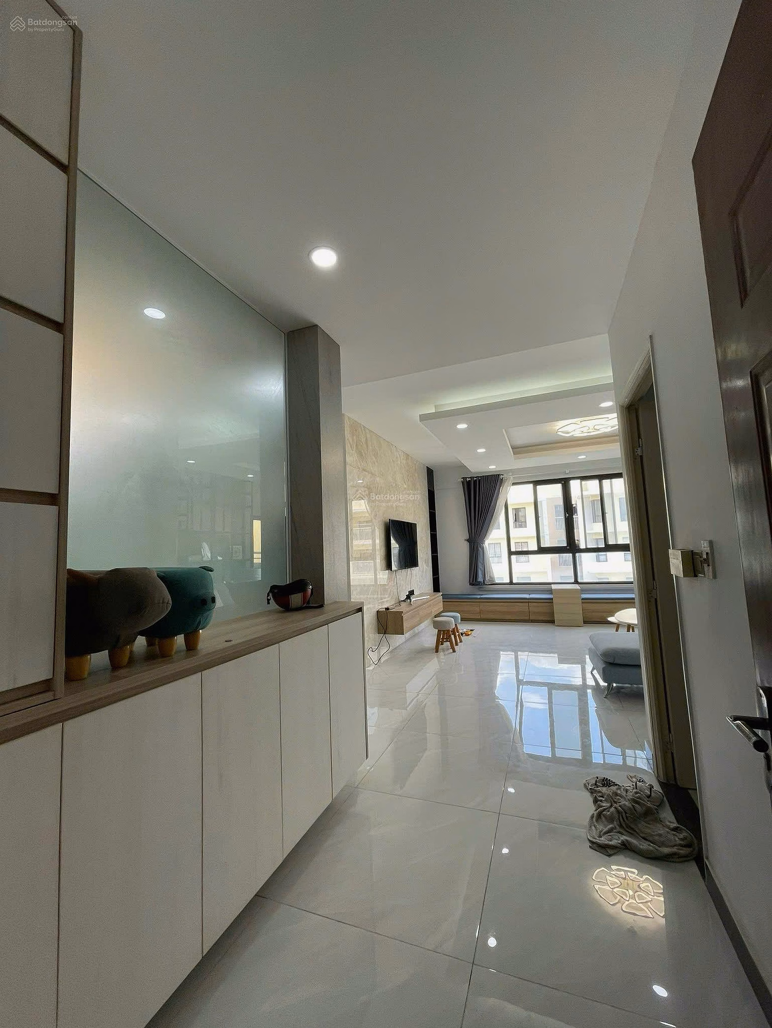 Excellent beautiful apartment for rent, The Era Town, 160m2, 4 bedrooms, 4 bathrooms, full 18 million***