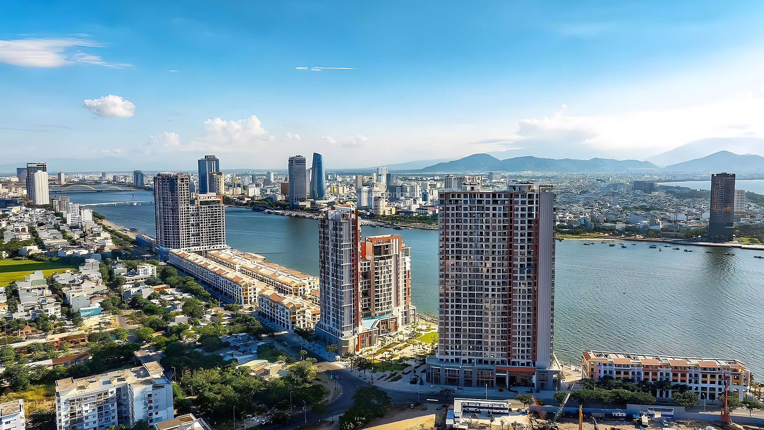 Sun Symphony 5 luxury apartment, direct view of Han River. Exploiting cash flow 10 - 12%/year