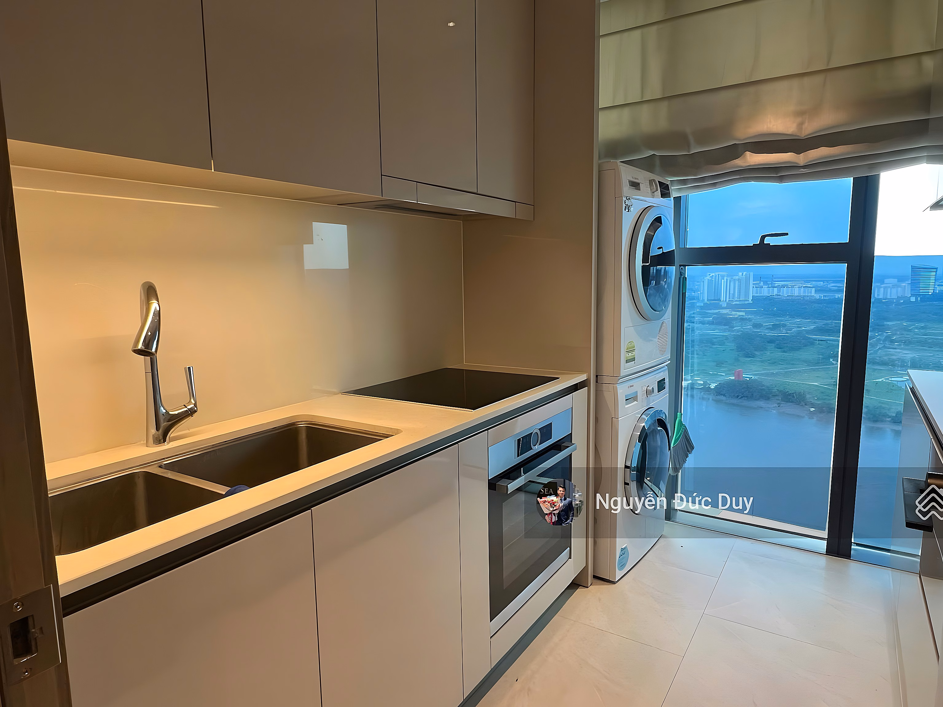 Price 62 billion all in apartment 3 bedrooms - 2 bathrooms 150m2 axis 02 super rare view of fireworks, Saigon river, Ba Son bridge