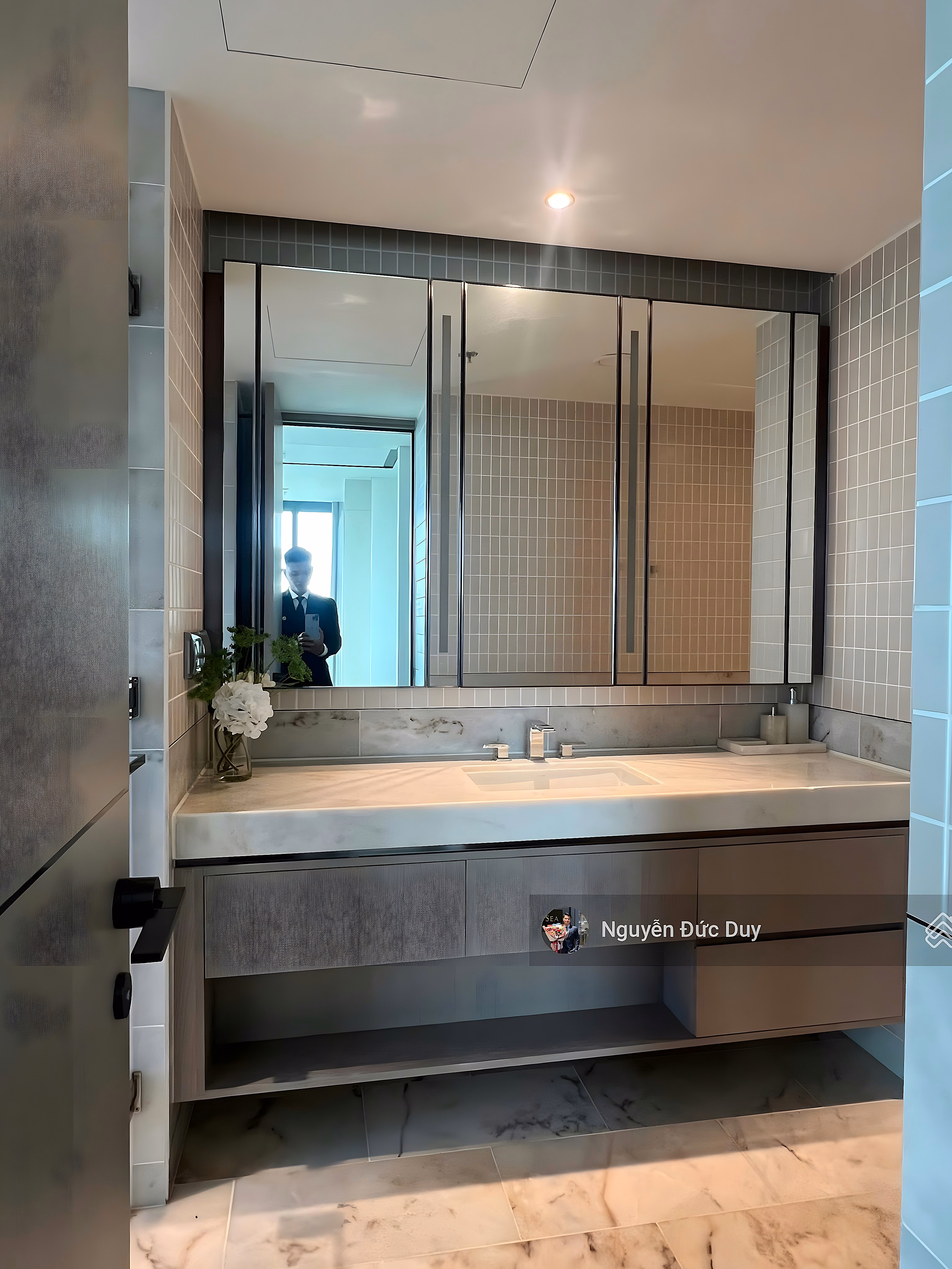 Price 62 billion all in apartment 3 bedrooms - 2 bathrooms 150m2 axis 02 super rare view of fireworks, Saigon river, Ba Son bridge