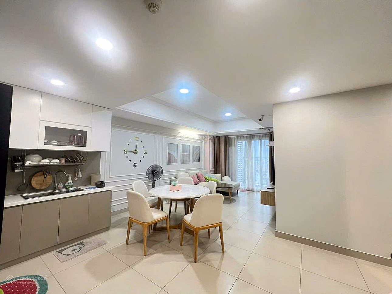 TOO CHEAP, QUICKLY RENT CC Hoa Sen, Lac Long Quan, District 11: 2 bedrooms, full NT, 10 million***