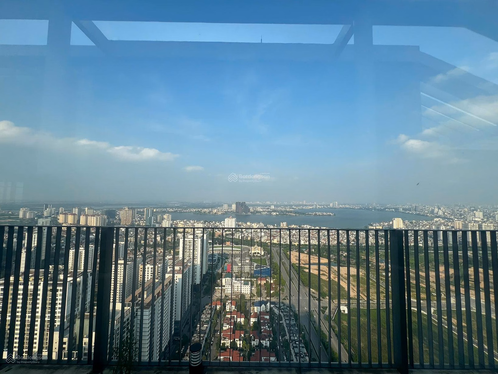 3 BR HIGH FLOOR APARTMENT FOR SALE - HAN JARDIN - READY CAR SLOT - BASIC FURNITURE - WEST LAKE VIEW - 0363 985 ***