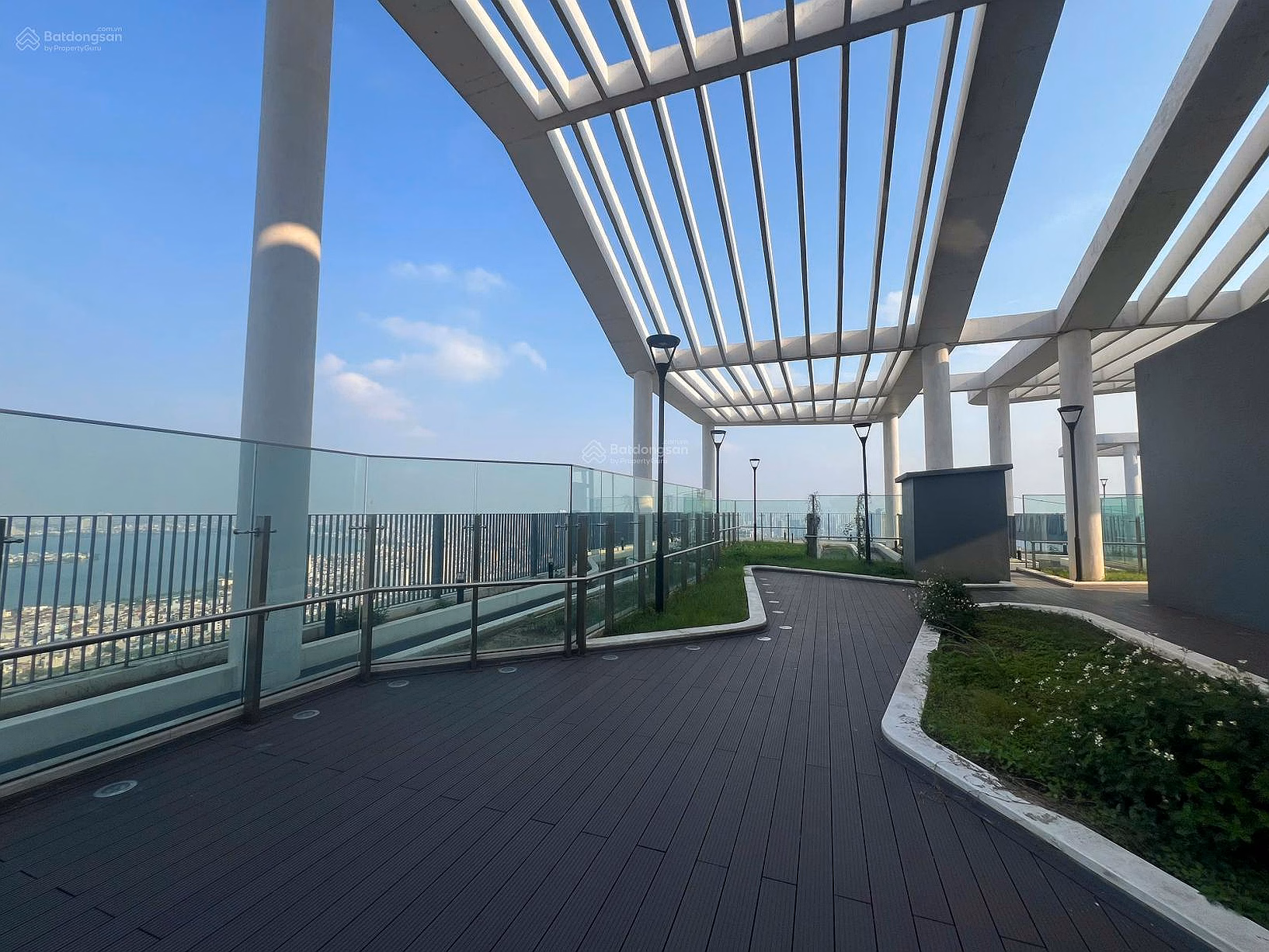 3 BR HIGH FLOOR APARTMENT FOR SALE - HAN JARDIN - READY CAR SLOT - BASIC FURNITURE - WEST LAKE VIEW - 0363 985 ***
