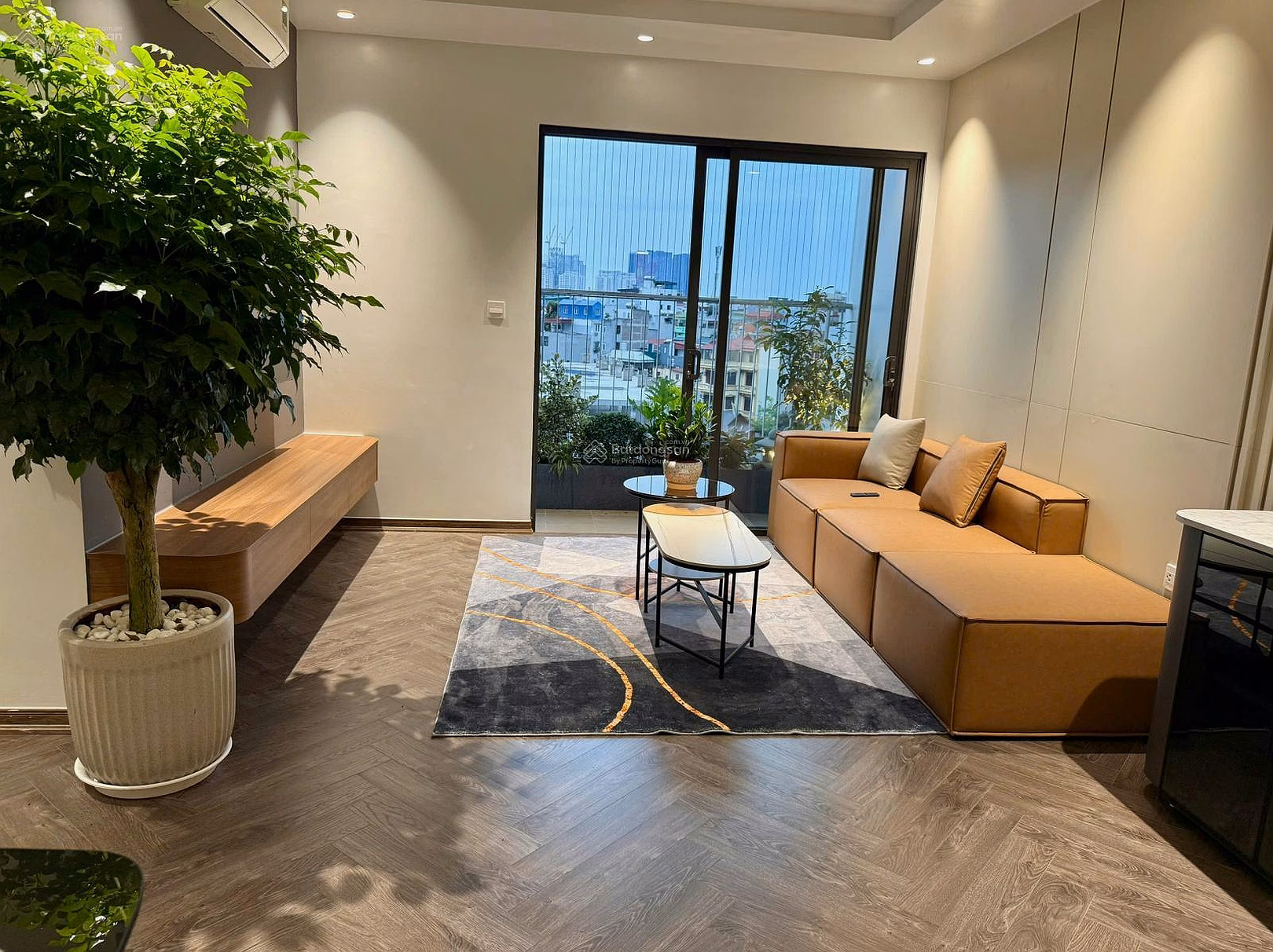 URGENT SALE HA DO PARK VIEW APARTMENT 2BR, 95M, FULL FURNISHED