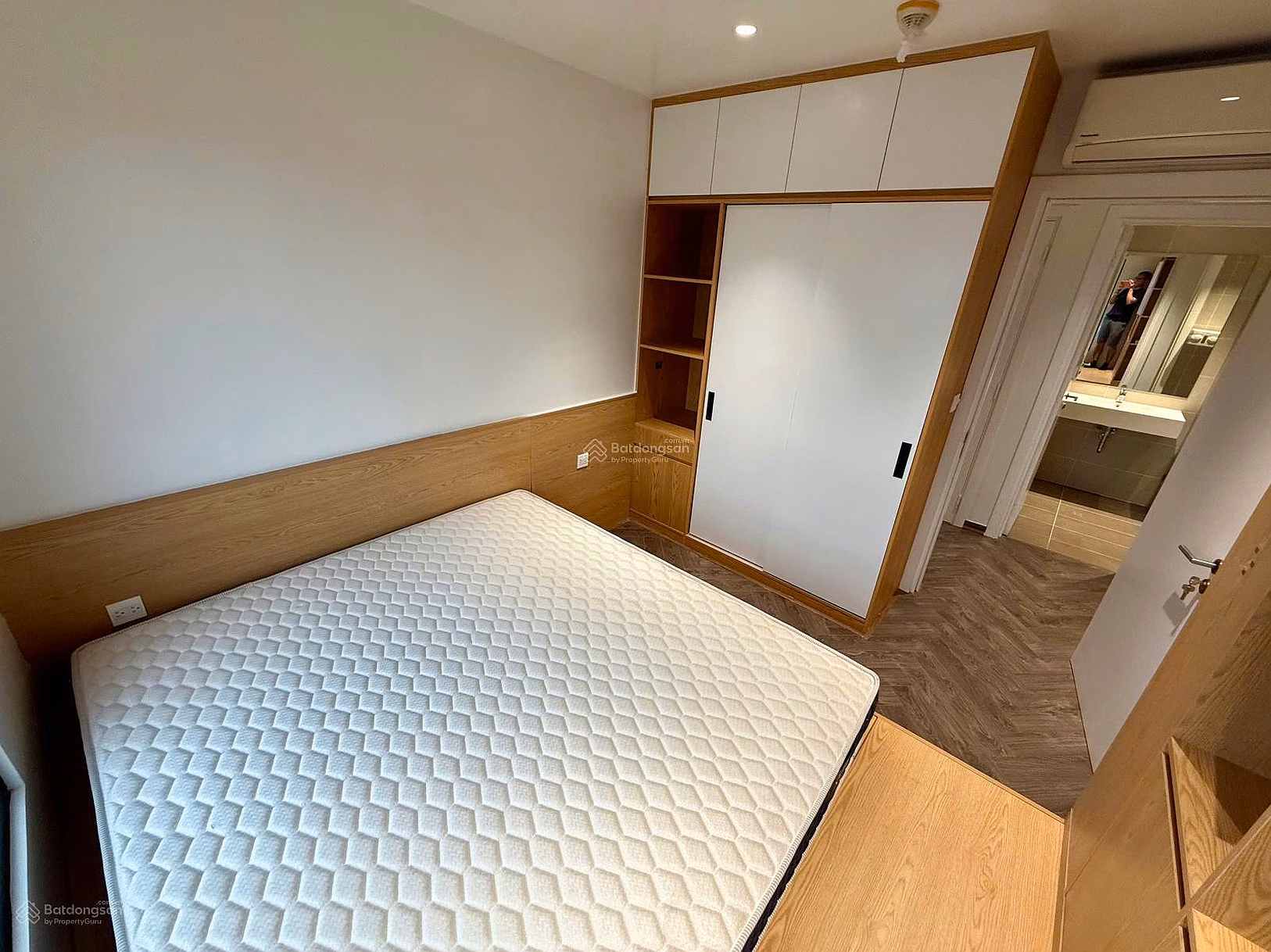 URGENT SALE HA DO PARK VIEW APARTMENT 2BR, 95M, FULL FURNISHED