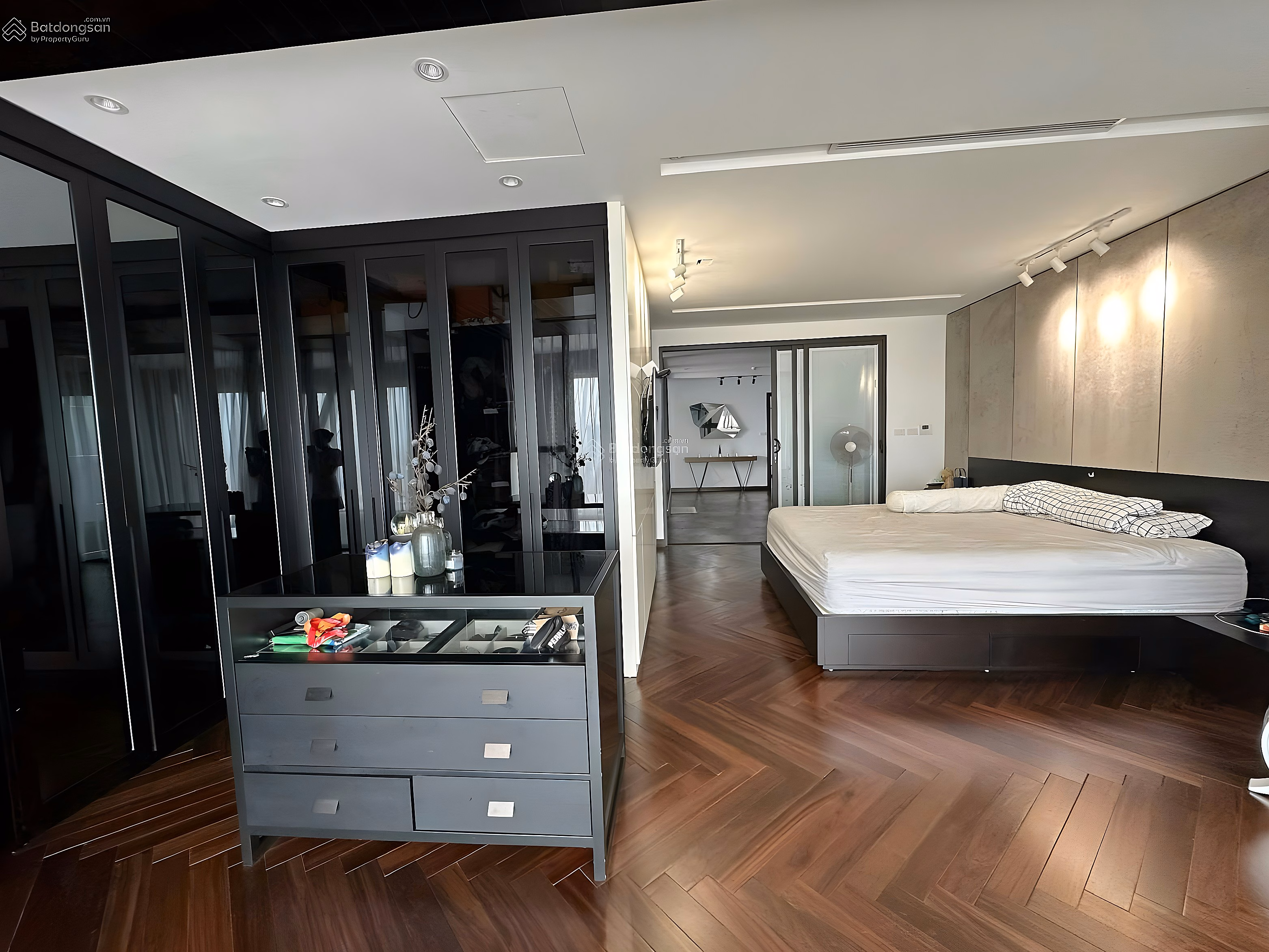 For 2 bedroom - 3 bedroom apartments, fully furnished & basic, with car slot, Diplomatic Corps area***