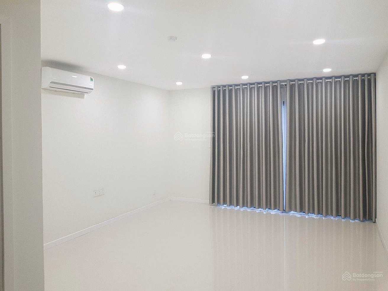 Officetel apartment Lavida Plus project, District 7 2.45 billion 37m2 HTCB house with curtain+ML, receive immediately***