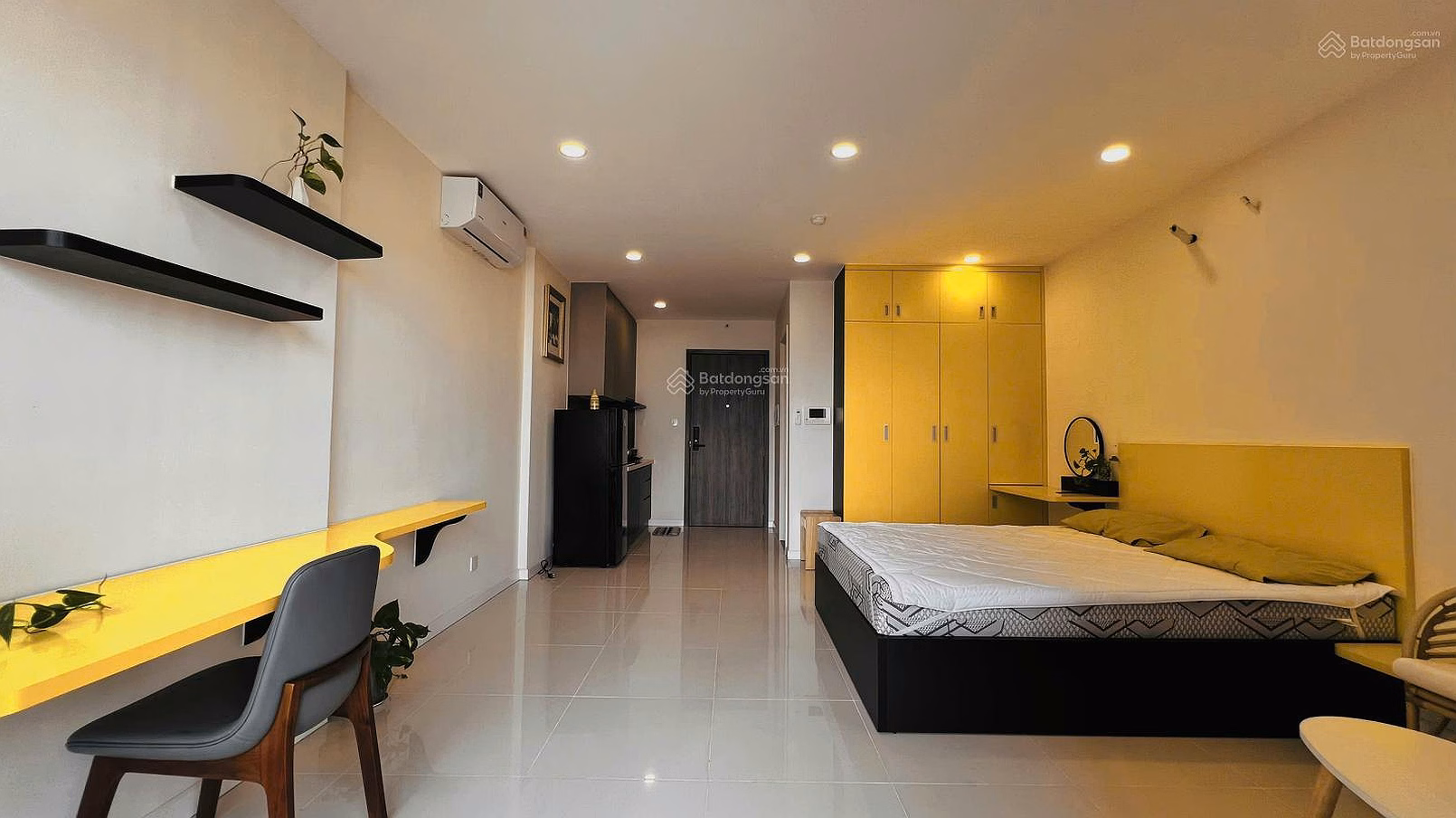 Officetel Lavida 37m2 price only 2 billion 450 new fully furnished house, beautiful view, high floor. Contact to see the house now