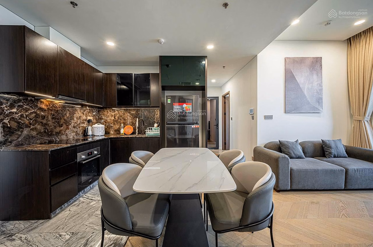 Need to sell quickly 2 bedroom Lumiere Riverside apartment