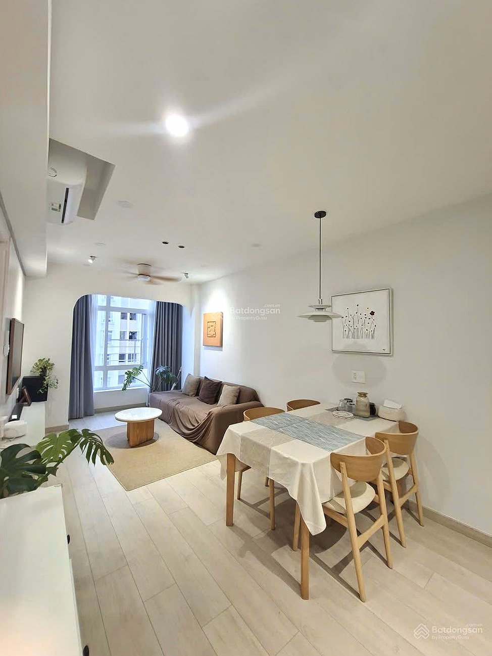 Beautiful apartment for sale at Sky Garden 3. Area 56m2 Designer 2 Rooms-1 bathroom- Free furniture- Price 5.2 Billion