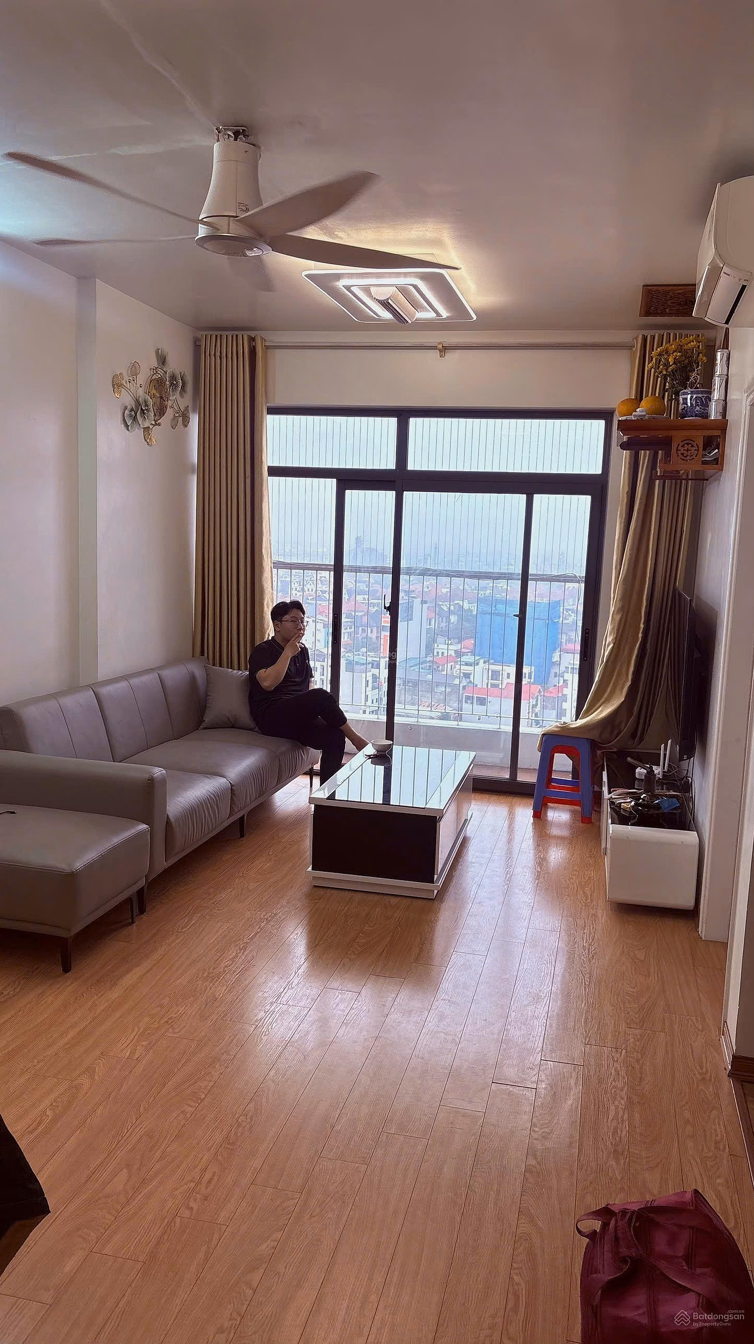 3.7 billion own 2 bedrooms at 18T1 The Golden An Khanh, Southeast balcony, 12th floor Contact 0985 691 ***