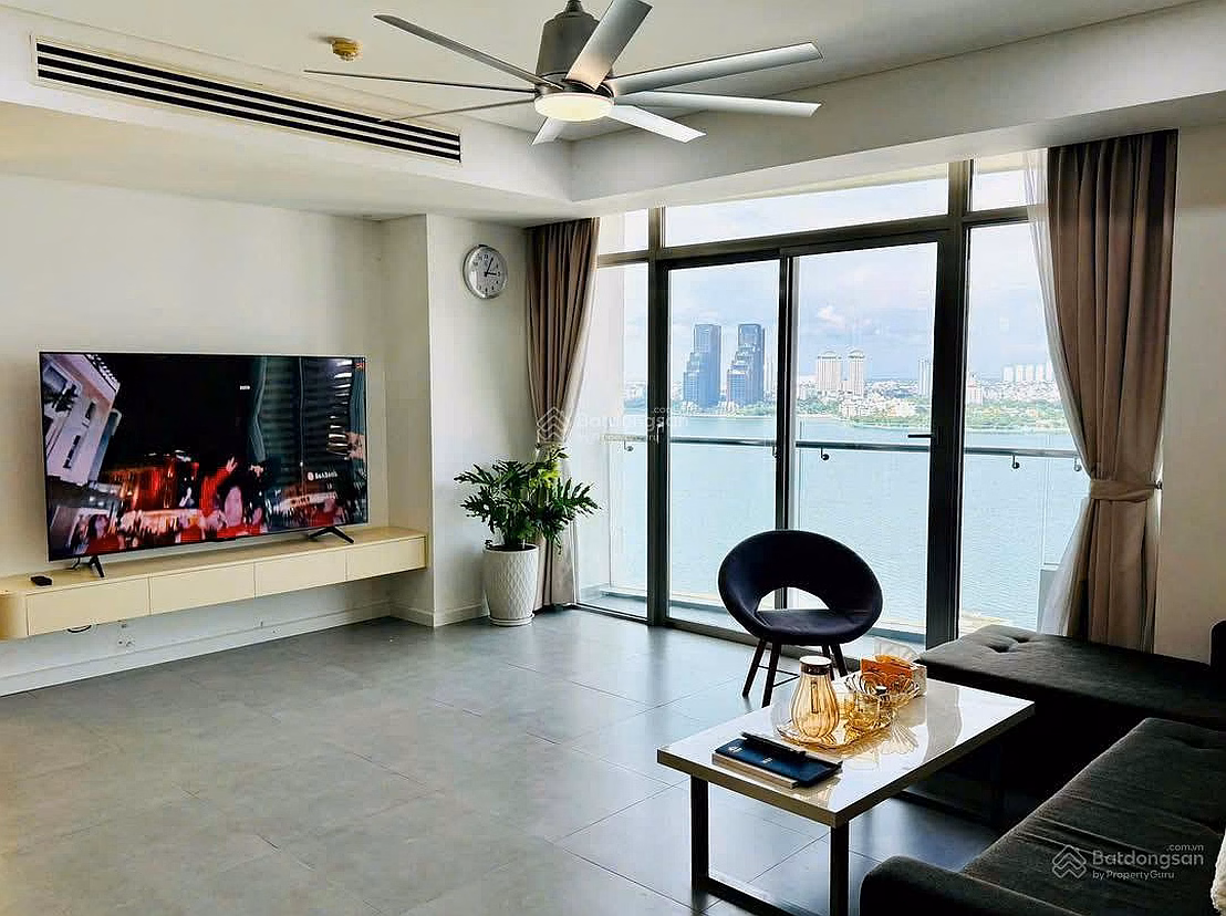 Selling Watermark Tay Ho apartment 130m2 - 3 bedrooms - 2vs 19.2 billion Corner apartment, west lake view