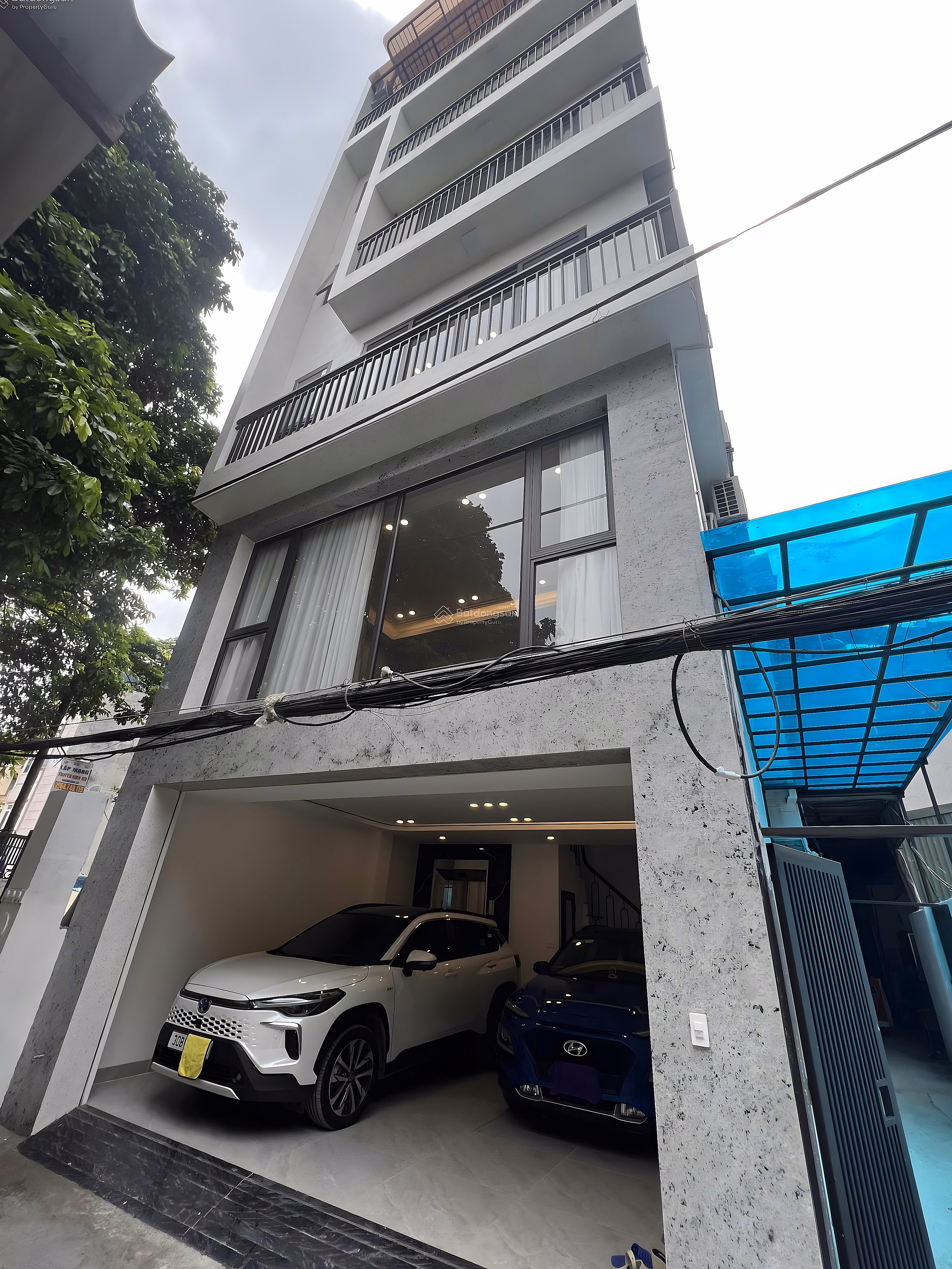 Selling Gia Thuong townhouse, corner lot with 8 elevator floors, top business. Area 85/55m². 17.9 billion. Invest