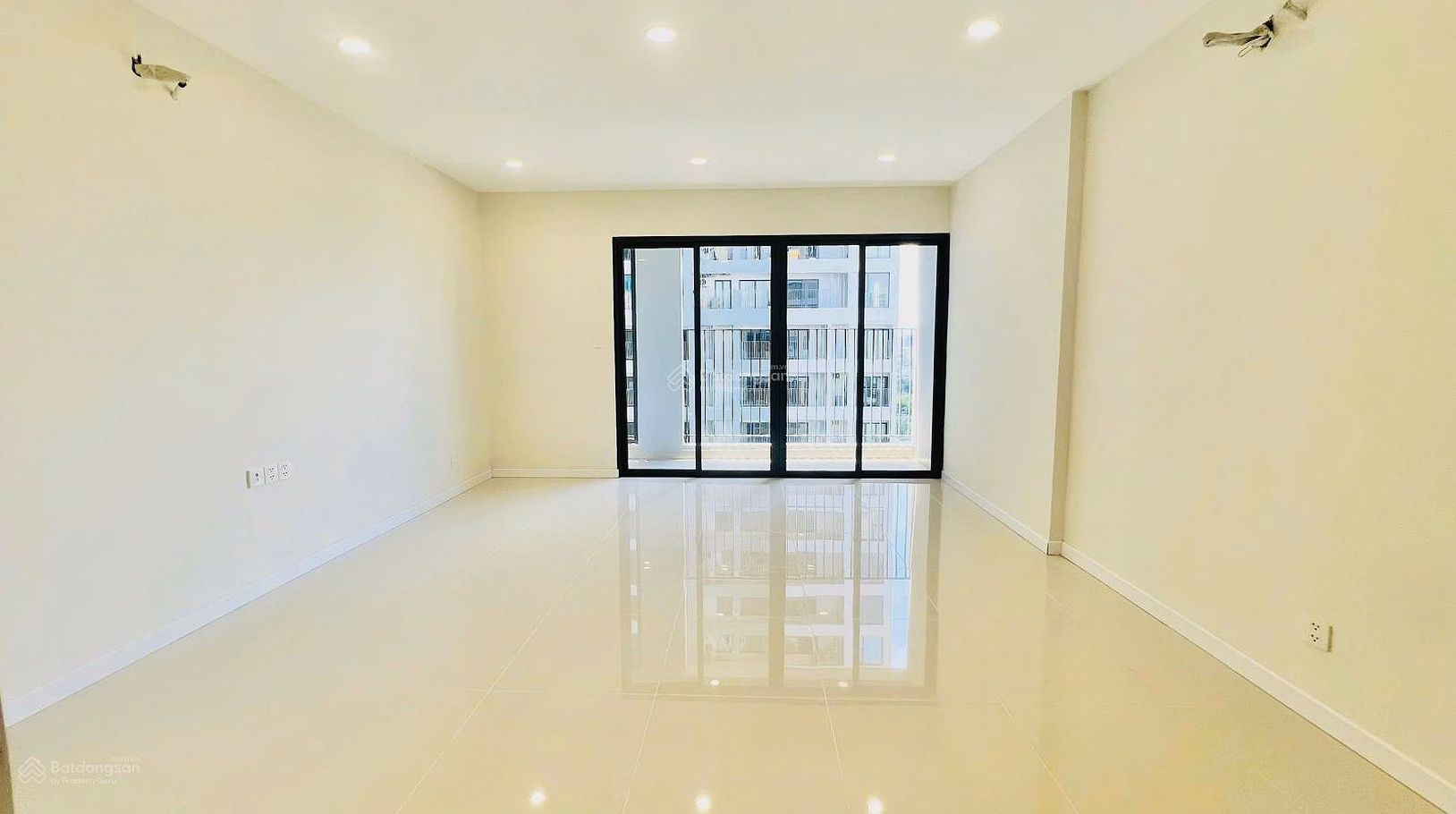 Urgent sale of CH Lavida Plus, Nguyen Van Linh, District 7 2.45 billion, 37m2, receive immediately, HTCB, Contact for actual viewing