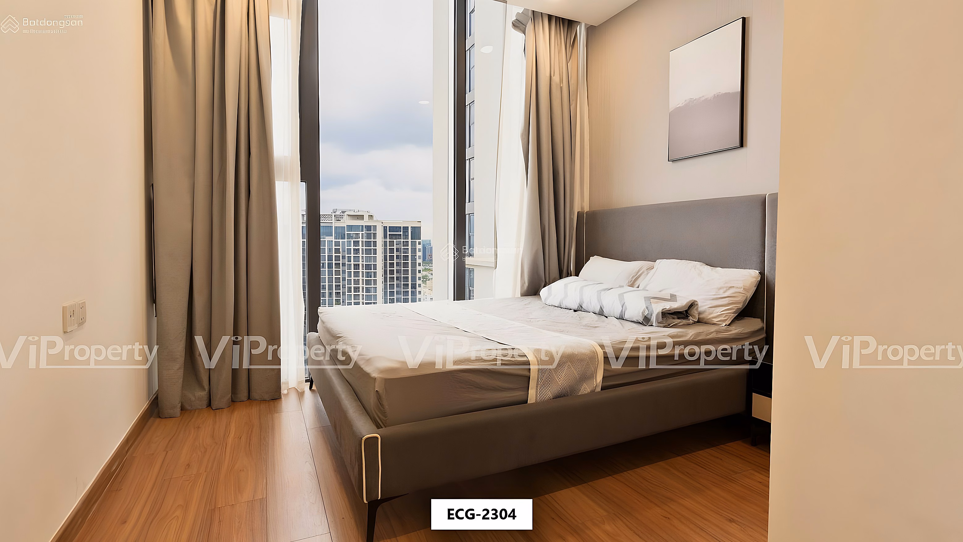 Eco Green Saigon Nguyen Van Linh apartment for sale with full high-end furniture