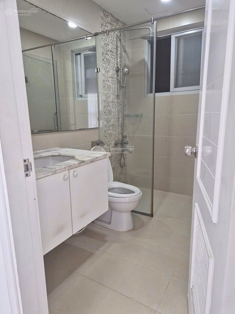 Happy Valley apartment for sale, Phu My Hung area, 2 bedrooms, 2 bathrooms, 85m², price 7.9 billion, fully furnished, many amenities