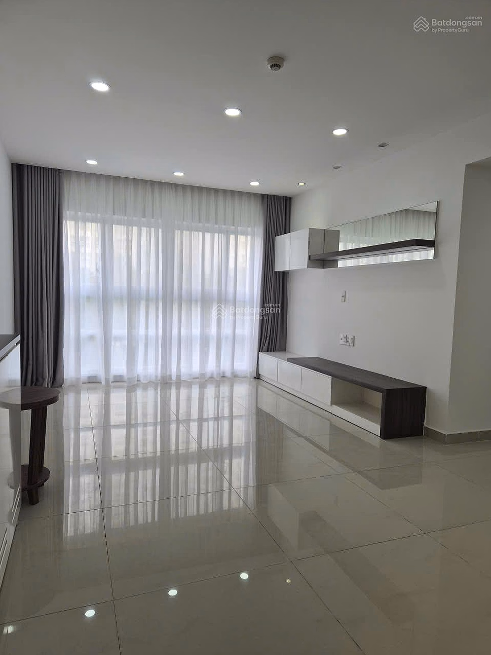 Happy Valley apartment for sale, Phu My Hung area, 2 bedrooms, 2 bathrooms, 85m², price 7.9 billion, fully furnished, many amenities