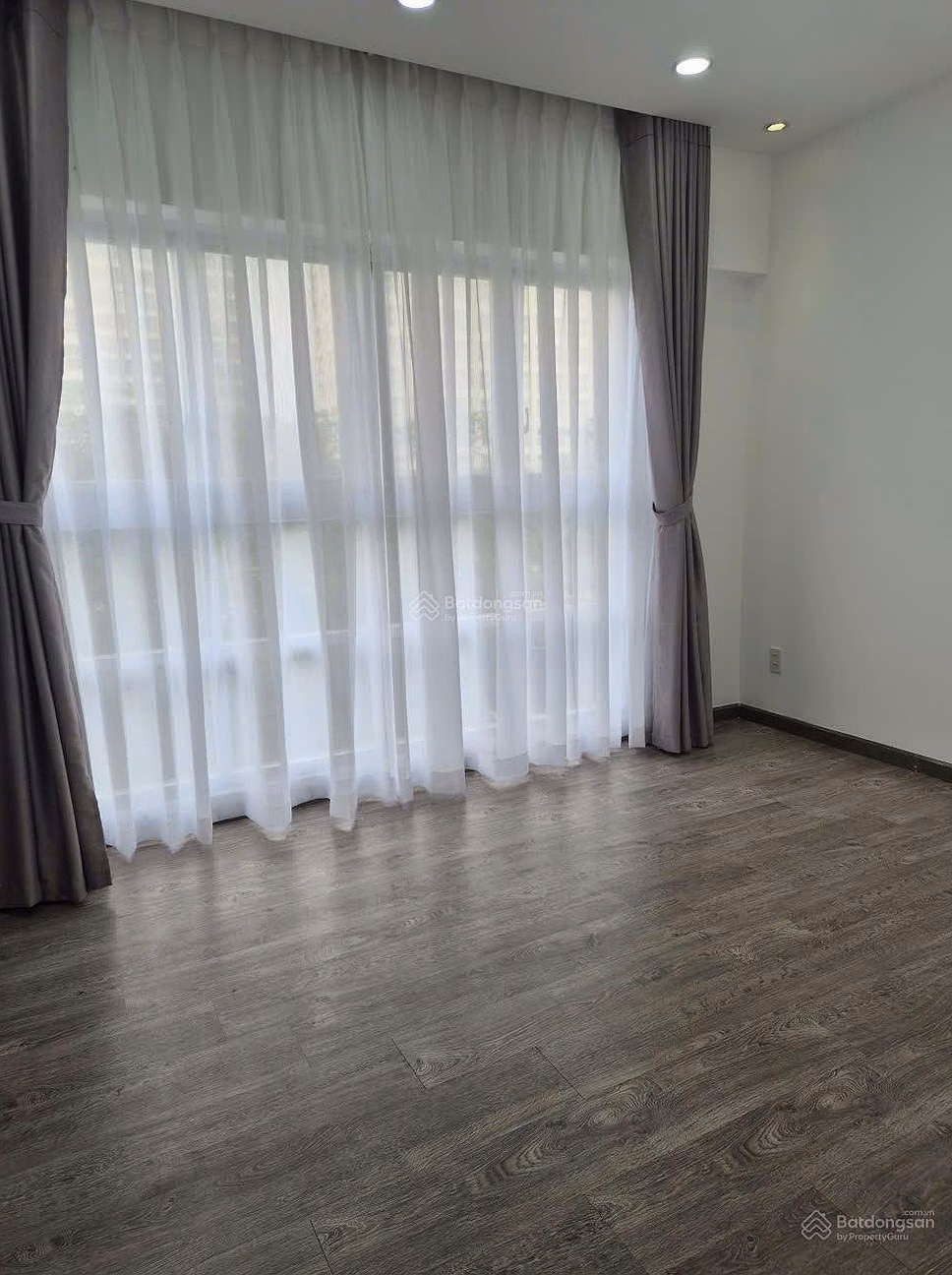 Happy Valley apartment for sale, Phu My Hung area, 2 bedrooms, 2 bathrooms, 85m², price 7.9 billion, fully furnished, many amenities
