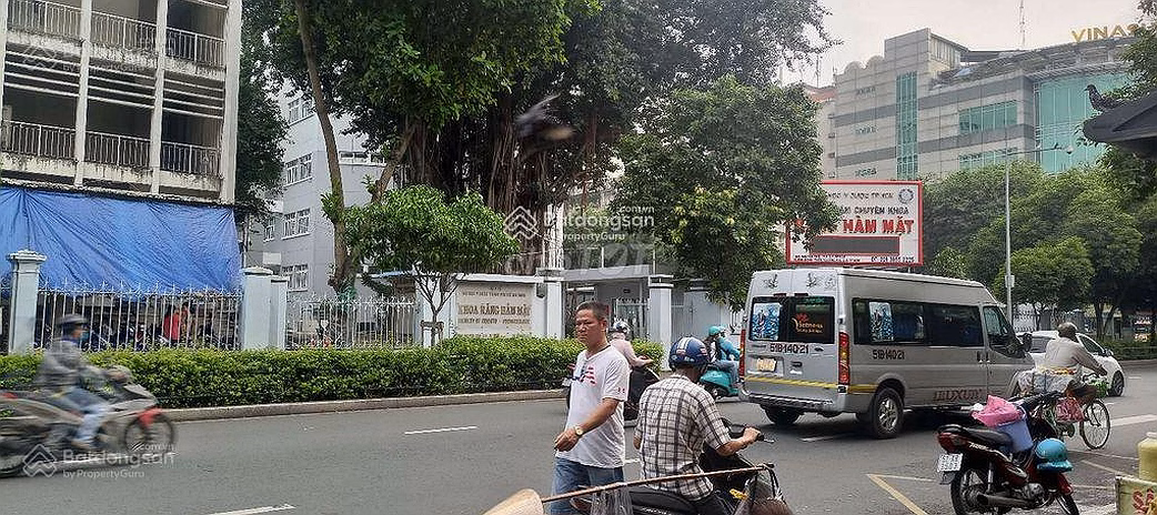2 billion discount for sale of shophouse apartment frontage on Nguyen Trai, District 5