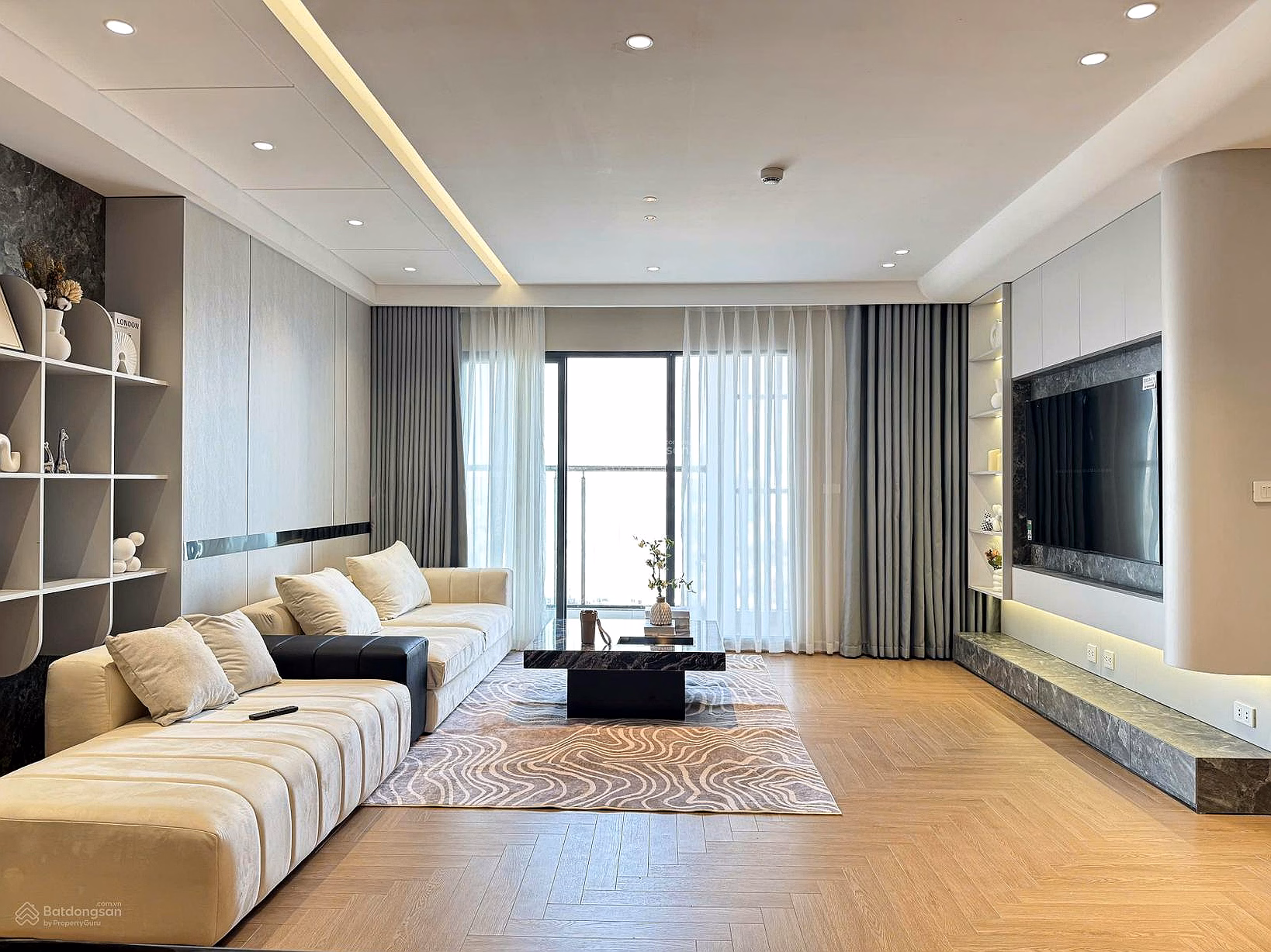 Mulberry Land, Mo Lao. 3-bedroom corner apartment, 127m2, middle floor, full of beautiful furniture, available with book price 8.9 billion including fees