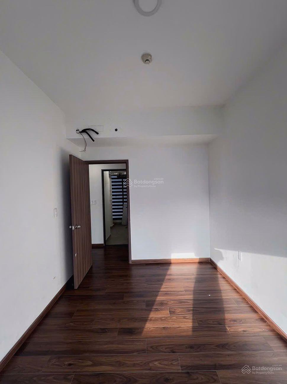 Selling a 3-bedroom corner apartment in Akari City Vo Van Kiet for only 5.6 billion, with book