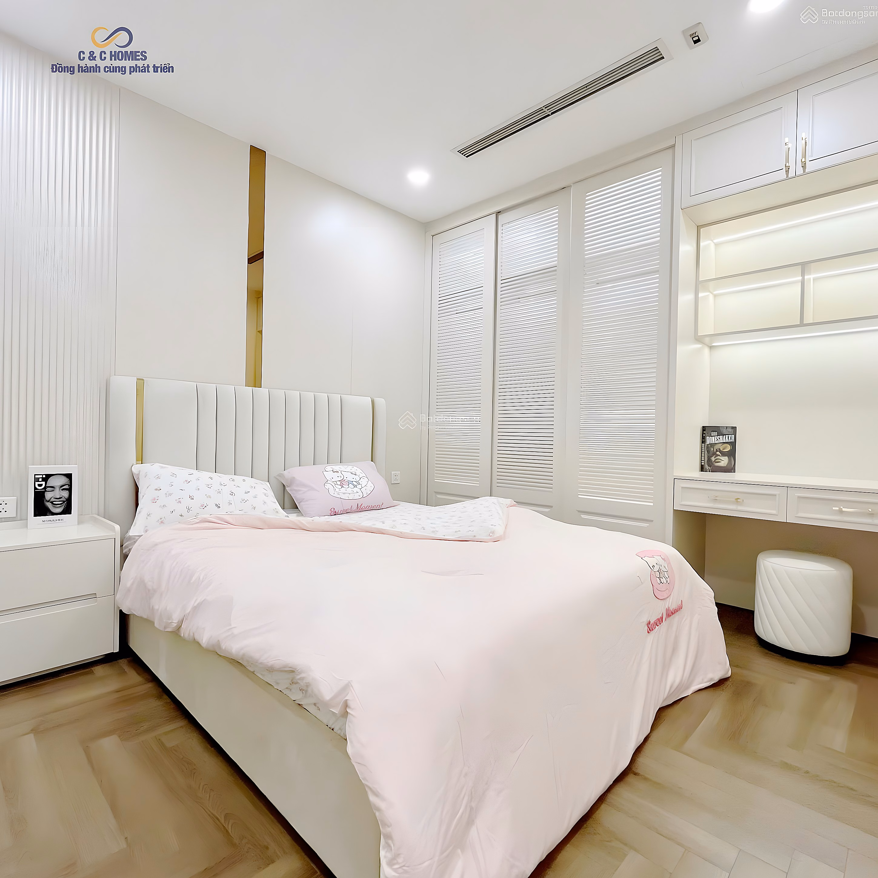 Loss-cutting apartment for urgent sale: 1 bedroom - 5.5 billion, 2 bedroom - 7.4 billion, 3 bedroom - 11 billion Vinhomes Times City***